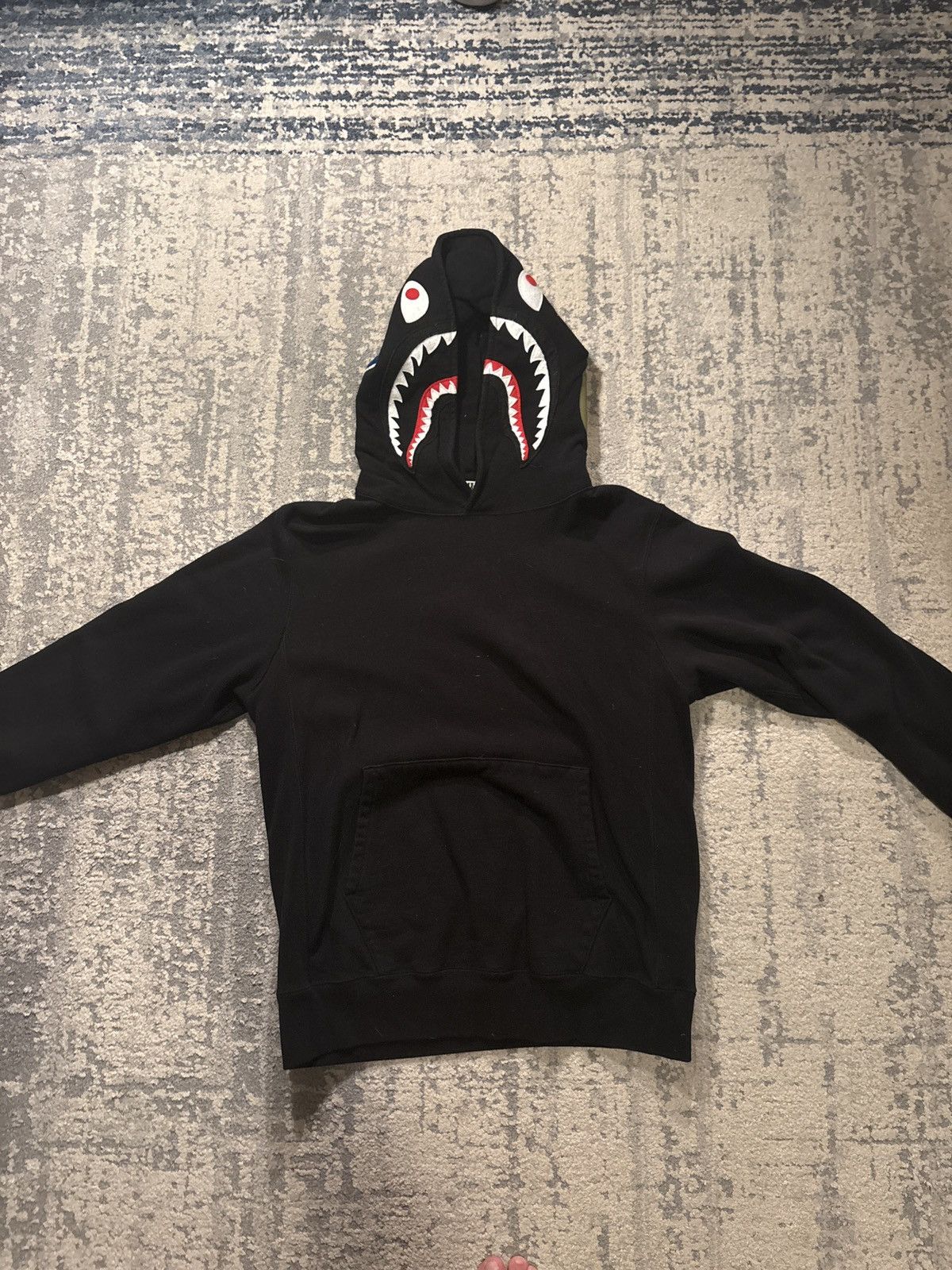 Bape A Bathing Ape Men Shark Pullover Hoodie Size US L / EU 52-54 / 3 - 1 Thumbnail