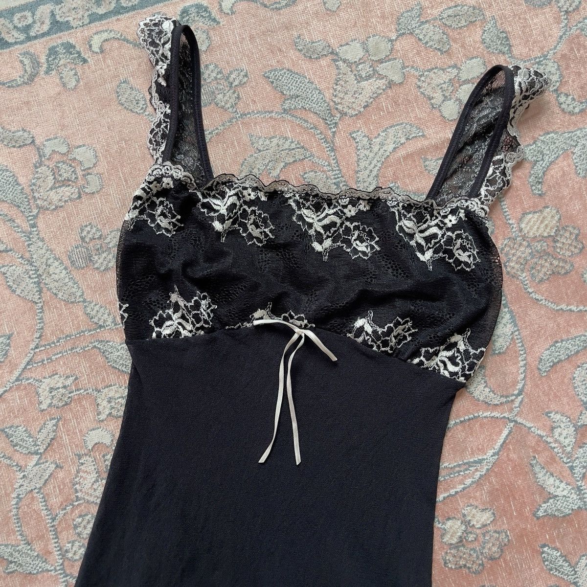 Old Navy × Vintage Adorable Black Floral Embroidered Mesh Camisole (XS-S) Size S / US 4 / IT 40 - 3 Thumbnail