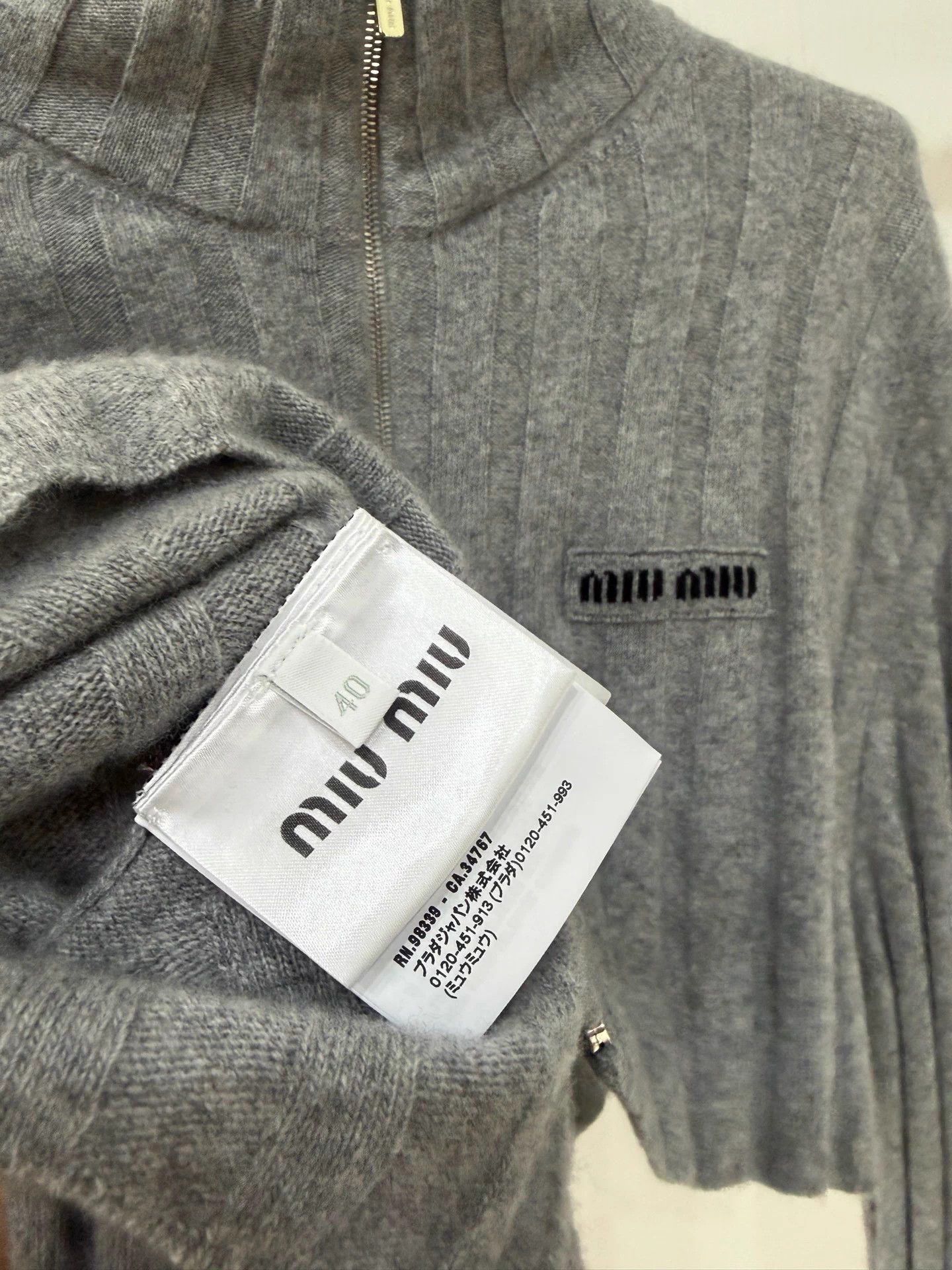 Miu Miu Miu Miu 26SS T-neck Zipper Short Cashmere Cardi 40 99 New Size S / US 4 / IT 40 - 4 Thumbnail