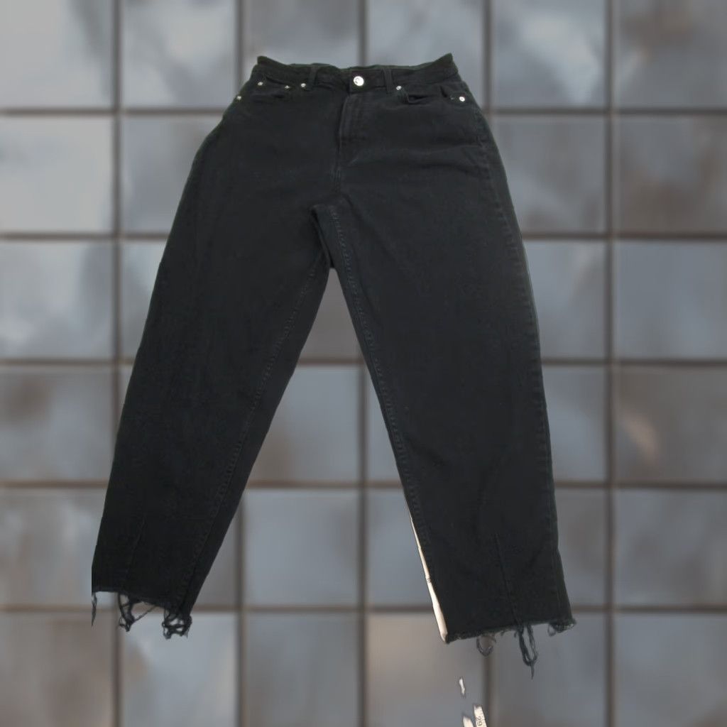 H&M H&M Divided Jeans 10 Black Stretch Tapered Raw Frayed Hem Denim Womens Size 32" / US 10 / IT 46 - 1 Thumbnail