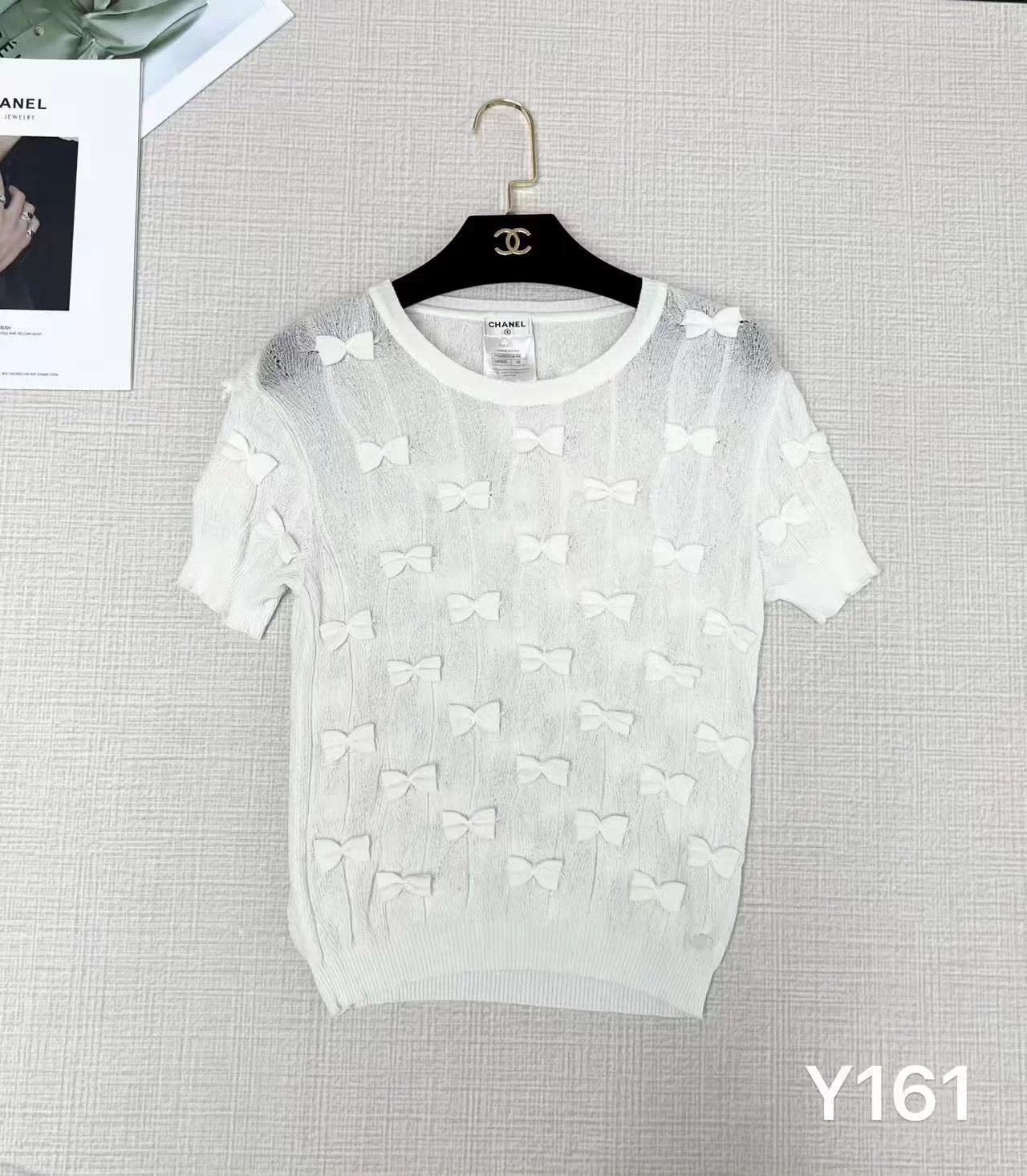 Chanel CHANEL Women's Bow Short Sleeve Top Size XS / US 0-2 / IT 36-38 - 1 Thumbnail