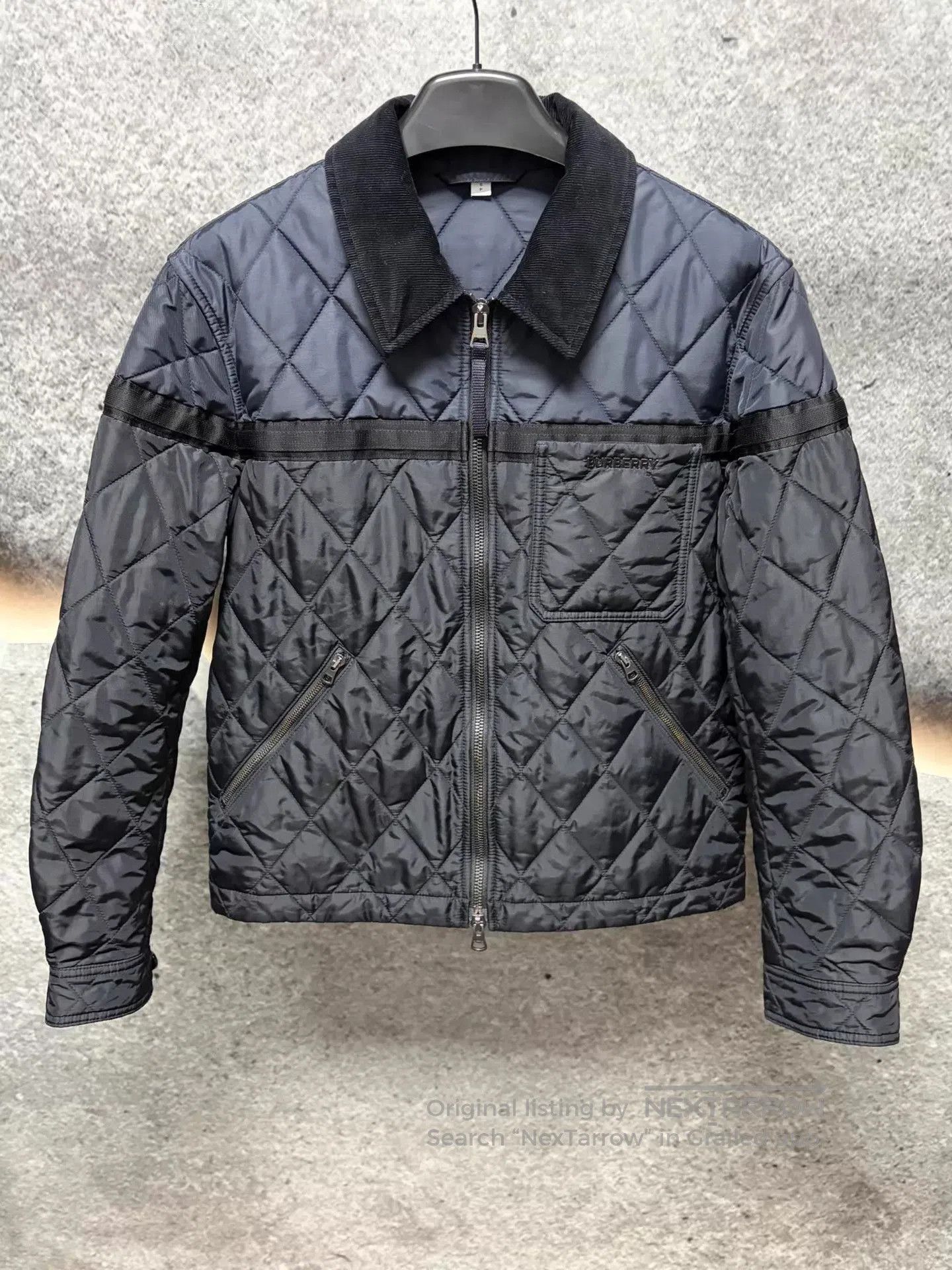 Burberry Quilted Black Jacket with Corduroy Collar - S. Size US S / EU 44-46 / 1 - 1 Thumbnail