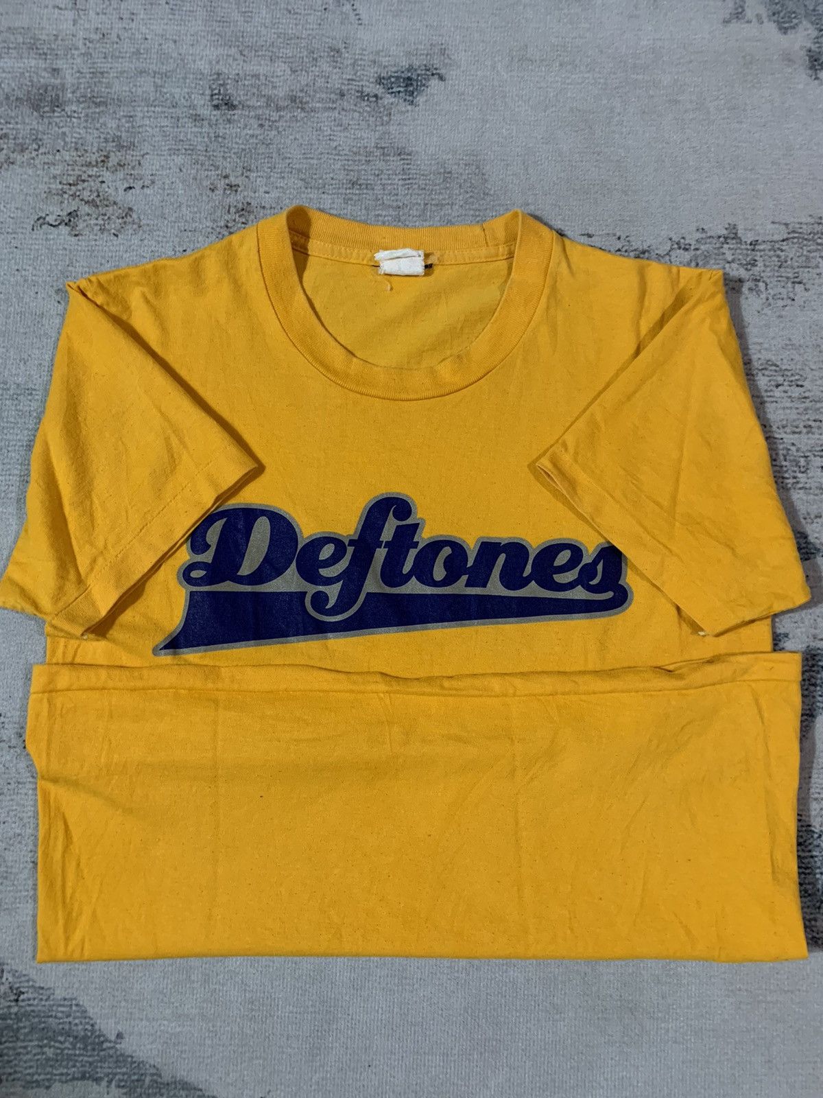 Band Tees Vintage 00s Deftones Logo T shirt Size US S / EU 44-46 / 1 - 4 Thumbnail