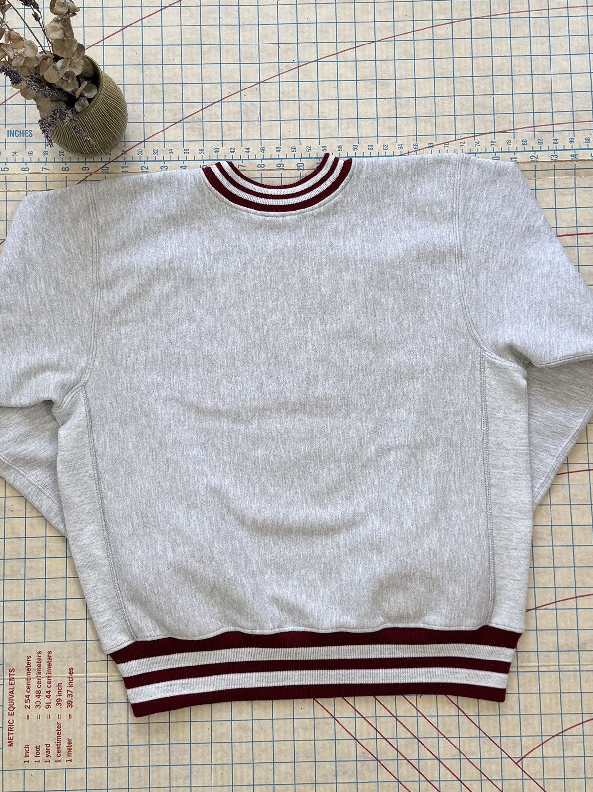 NCAA Vintage Washington Cougars Reverse Weave Style Ringer Crew Size US XL / EU 56 / 4 - 11 Thumbnail