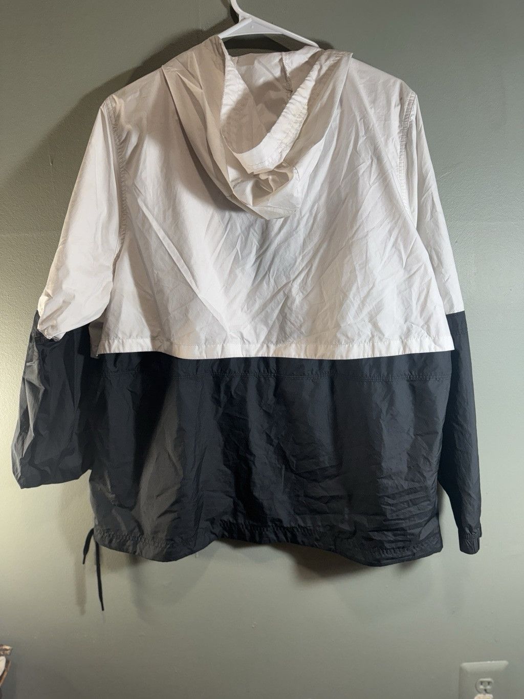 Nike Nike Windbreaker Jacket White/Black 1X Full Zip Hooded Coat Size XL / US 12-14 / IT 48-50 - 3 Thumbnail