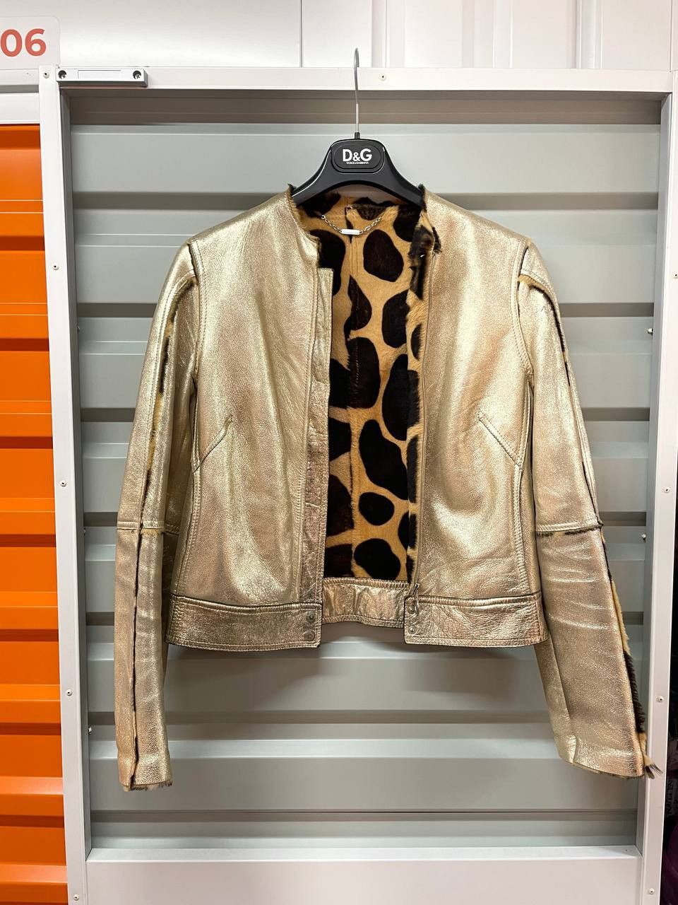 Versace 🔥Rare Vintage Versus Versace Gold Leopard Leather Jacket Size M / US 6-8 / IT 42-44 - 2 Thumbnail