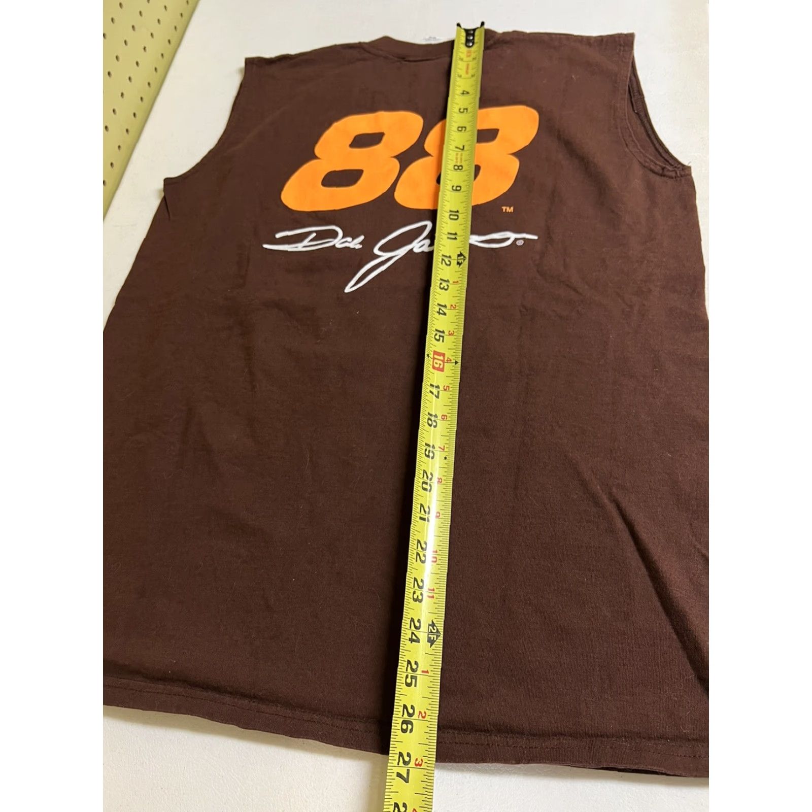 NASCAR VINTAGE Dale Jarrett Sleeveless Shirt Medium 88 Winners Circle NASCAR Brown UPS Logo Graphic Tee Mens M Size US M / EU 48-50 / 2 - 7 Thumbnail