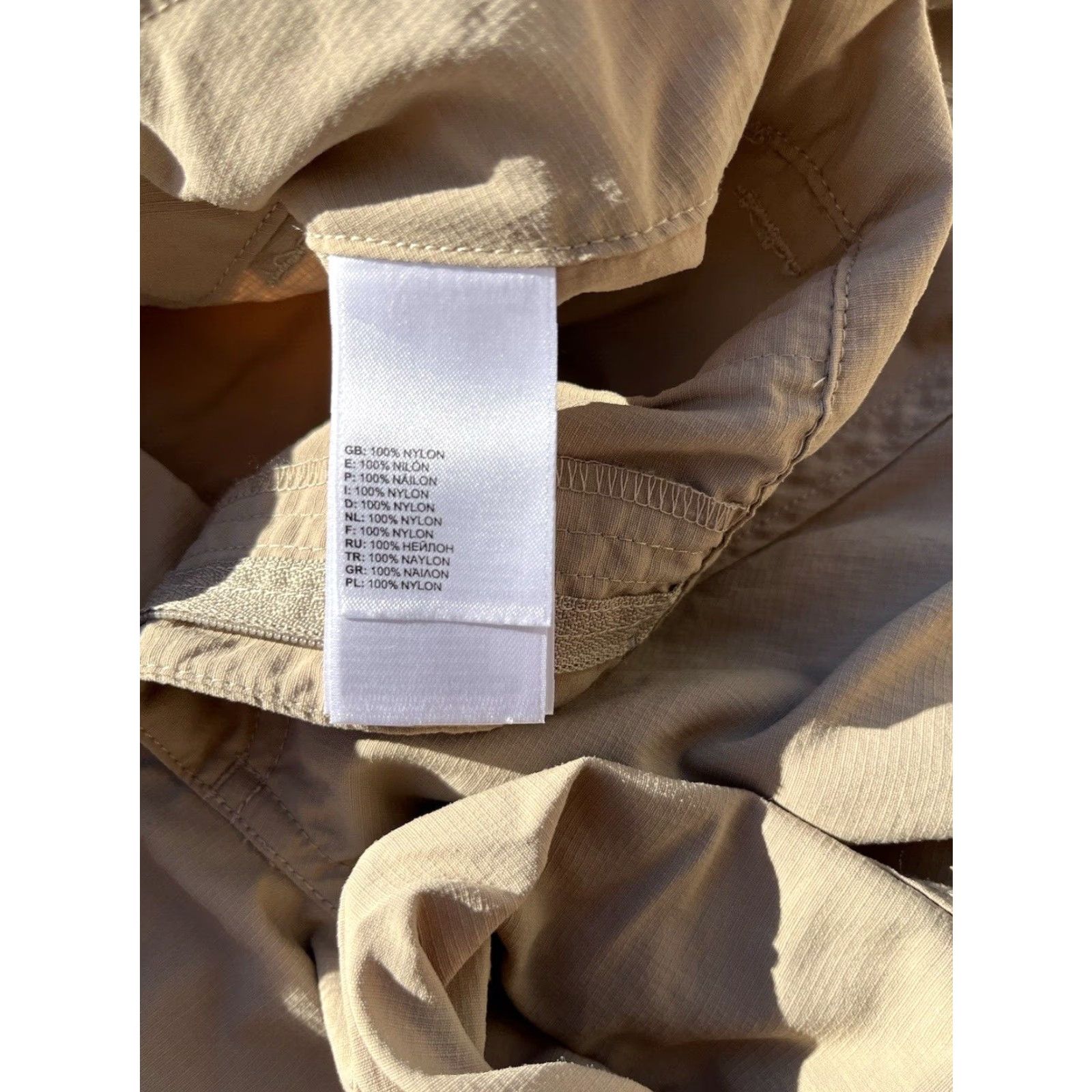 The North Face Women's North Face Pants Beige 12 Convertible Nylon Zip Breath Shorts Hike Camp Size 34" / US 12 / IT 48 - 5 Thumbnail