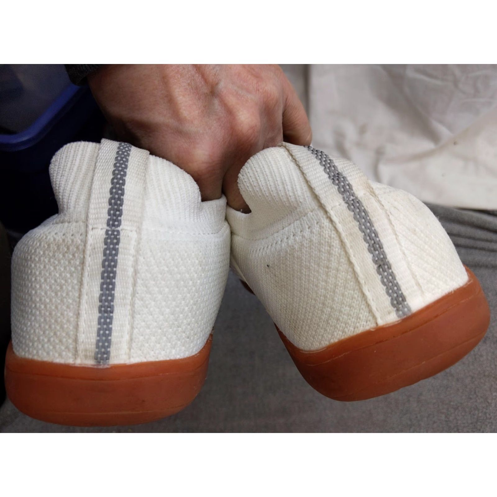 Vintage WHITIN Mens 9.5 White Knit Low Top Athletic Sneakers Gum Shoe Size 9.5 White Sneakers Gym & Training Shoes Mens Shoes Size US M / EU 48-50 / 2 - 4 Thumbnail