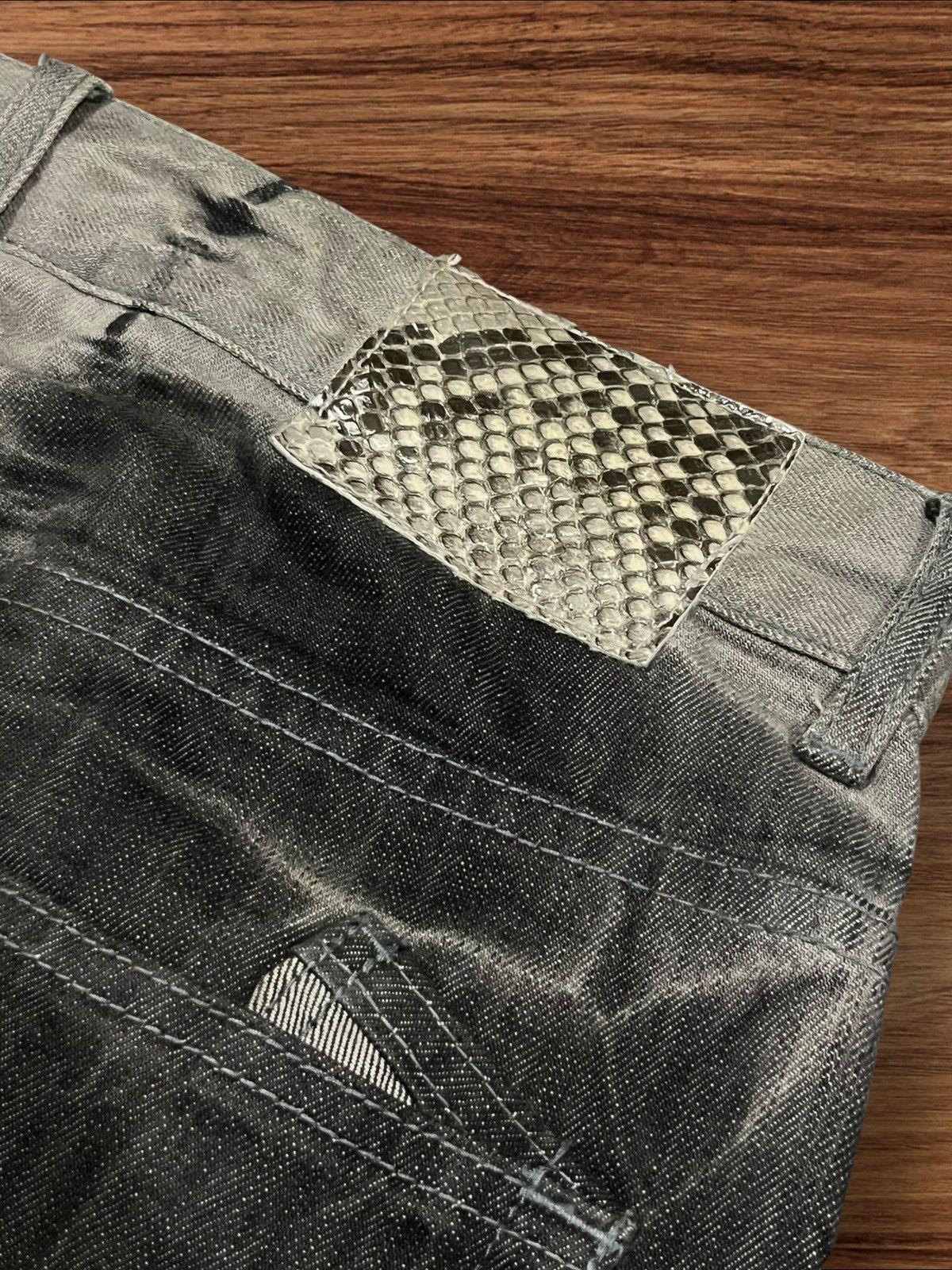 If Six Was Nine Semantic Design Gothic Studded Acid Wash Distress Flare Jean Size US 31 - 8 Thumbnail