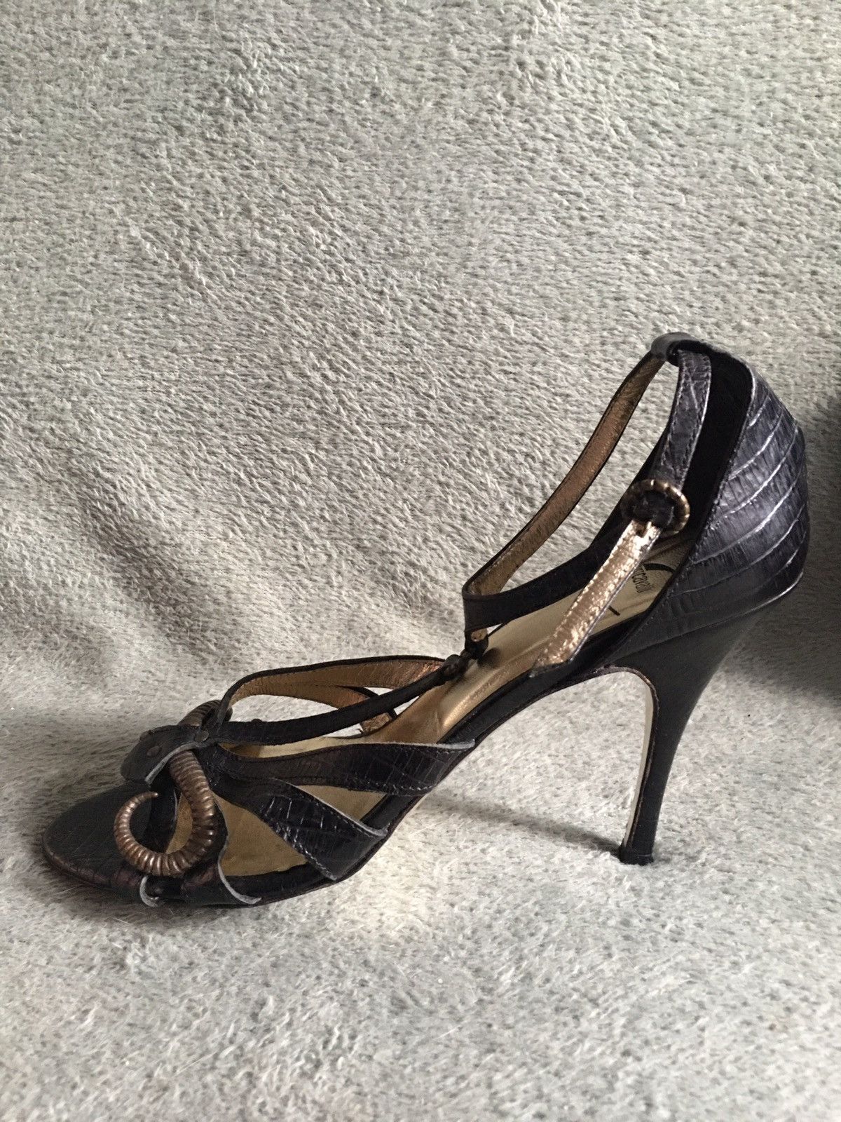 Just Cavalli × Roberto Cavalli Just Cavalli Embossed Leather T-strap Horn Detail Heels EU41 Size US 11 / IT 41 - 9 Thumbnail