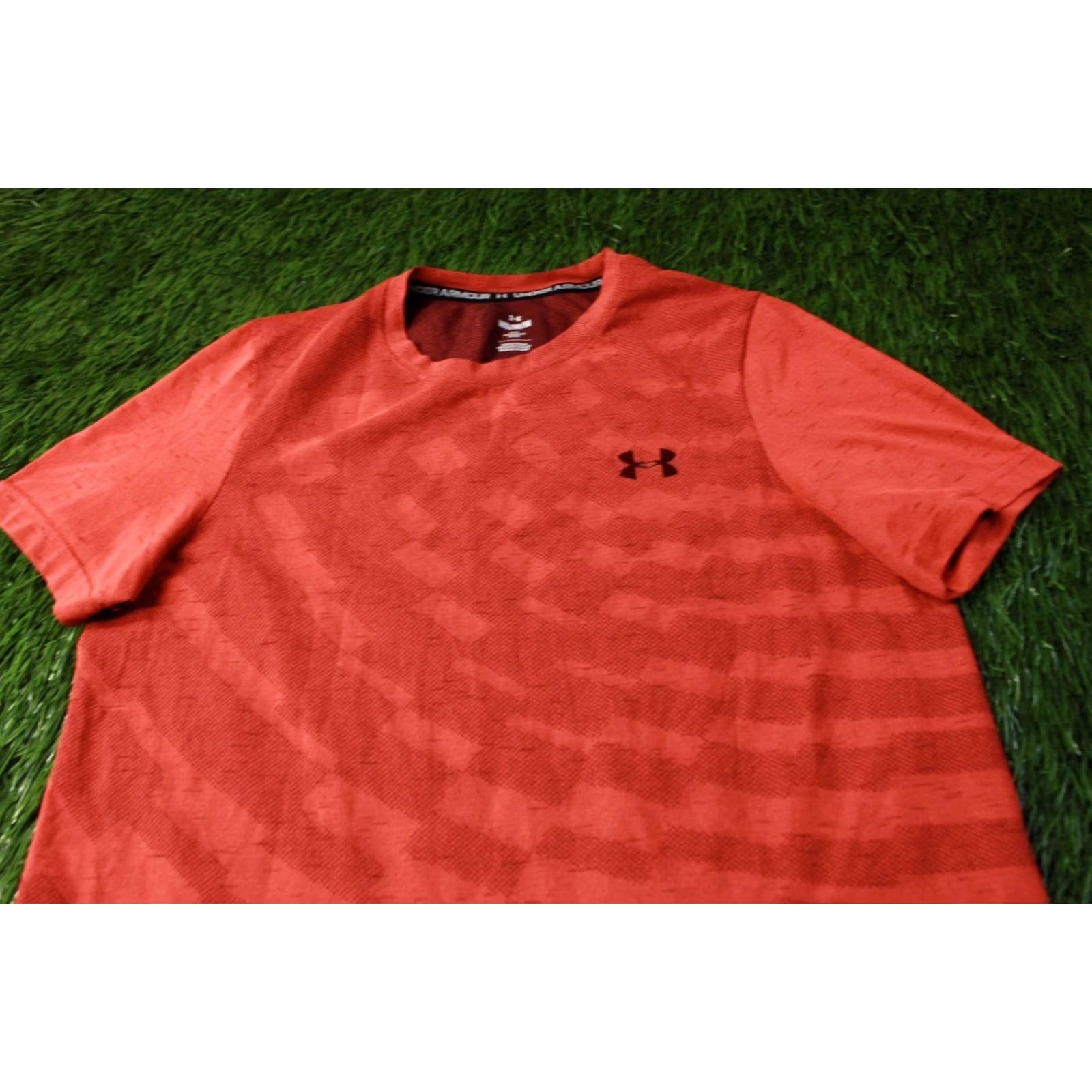 Under Armour UNDER ARMOUR T-Shirt Men Jersey Short Sleeve Size M Red Size US M / EU 48-50 / 2 - 3 Thumbnail