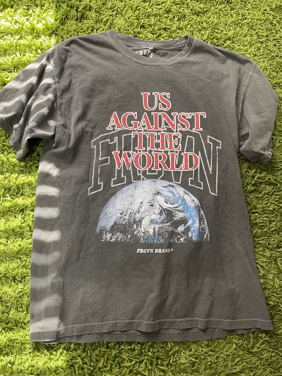 Vintage Us Against the World Tee Size US L / EU 52-54 / 3 - 1 Thumbnail
