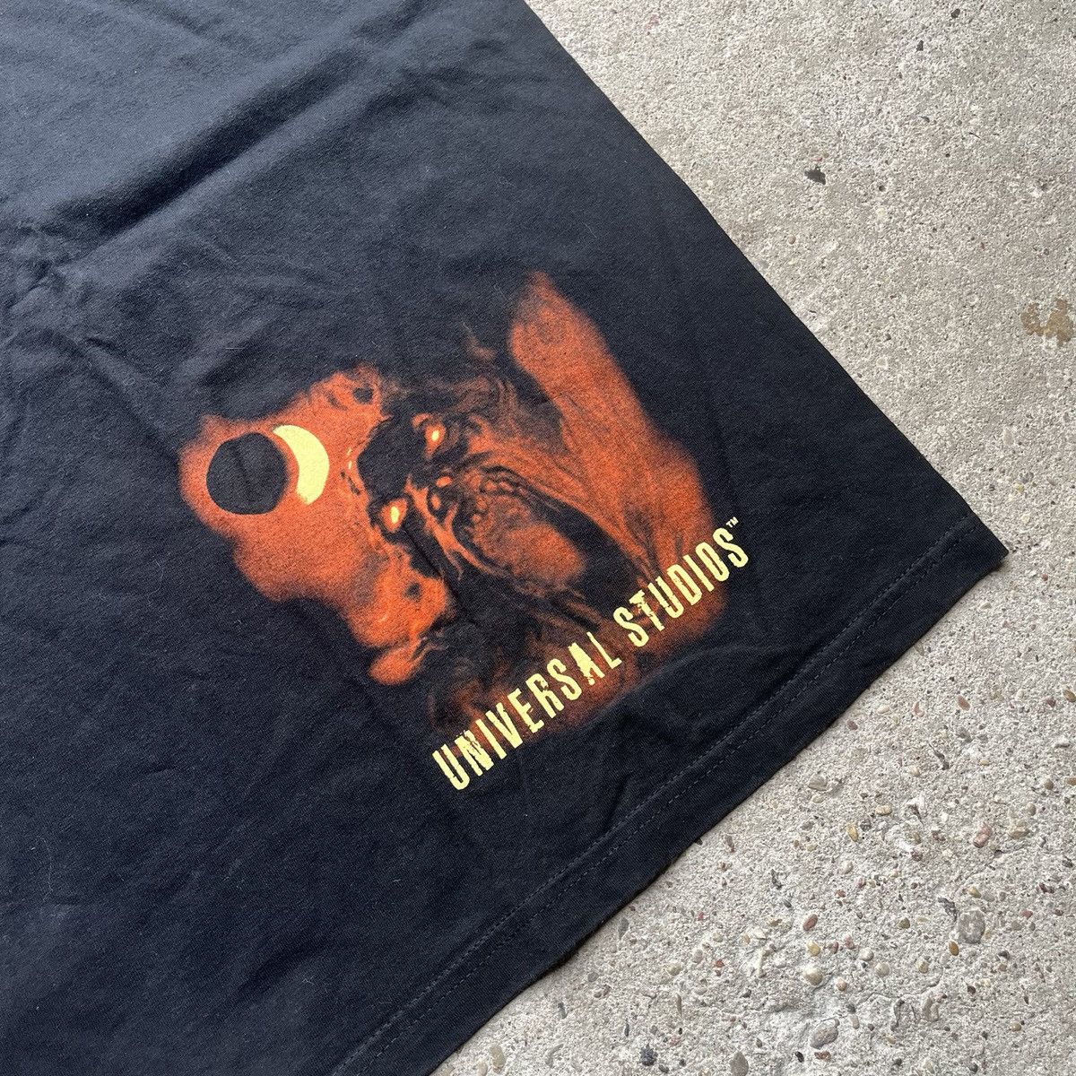 Universal Studios Revenge Mummy II 2004 vintage movie tshirt