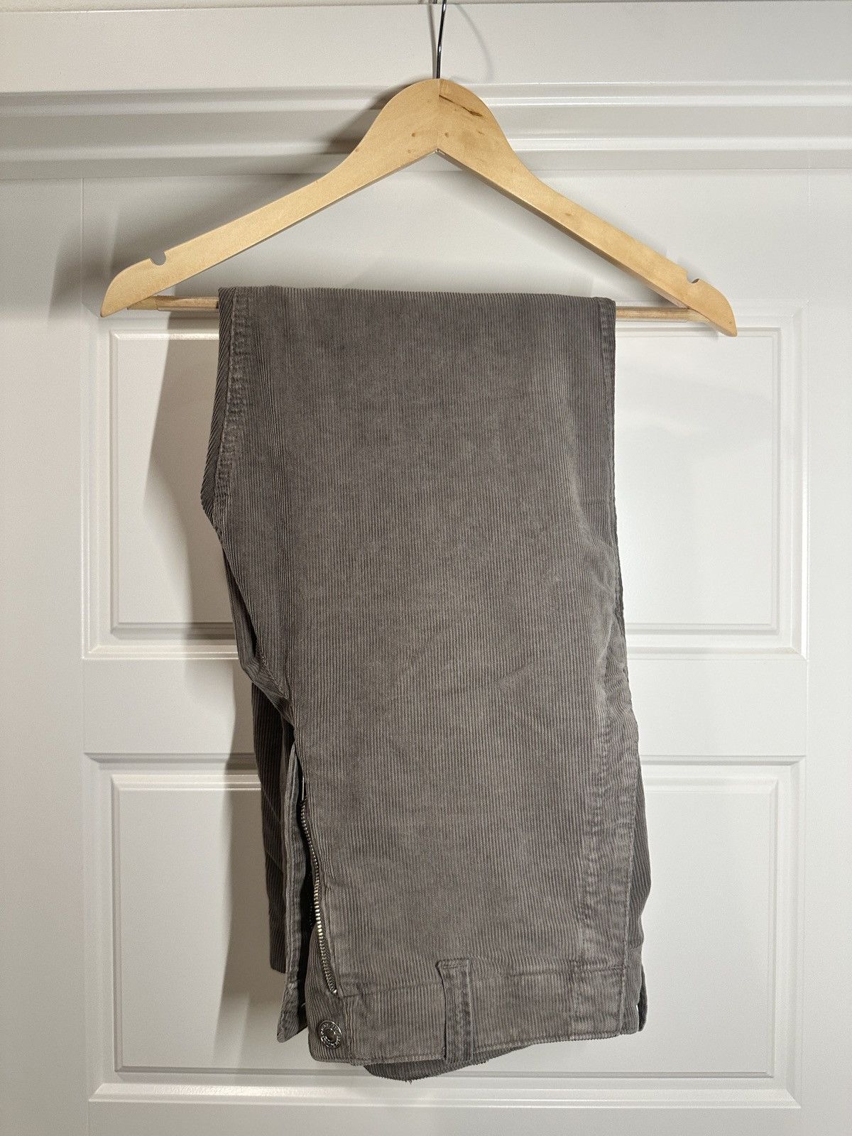 Abercrombie & Fitch Corduroy Grey Pants Size US 33 - 1 Thumbnail