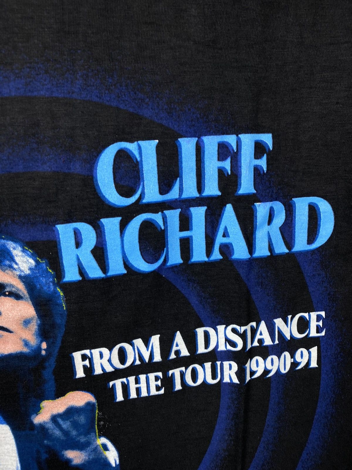 Band Tees 🎸Vintage 1990 T-Shirt Cliff Richard From A Distance Tour🎸 Size US M / EU 48-50 / 2 - 9 Thumbnail