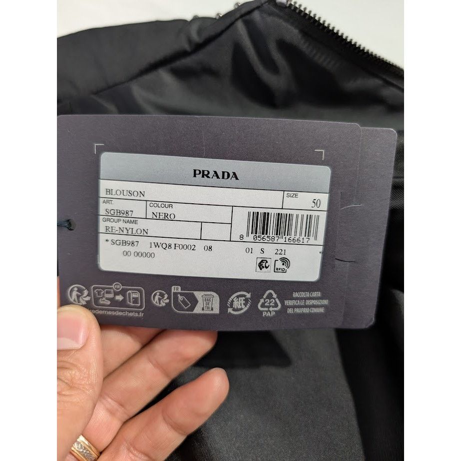 Prada o1rshd1 Re-Nylon Blouson Jacket in Nero Size US M / EU 48-50 / 2 - 24 Thumbnail