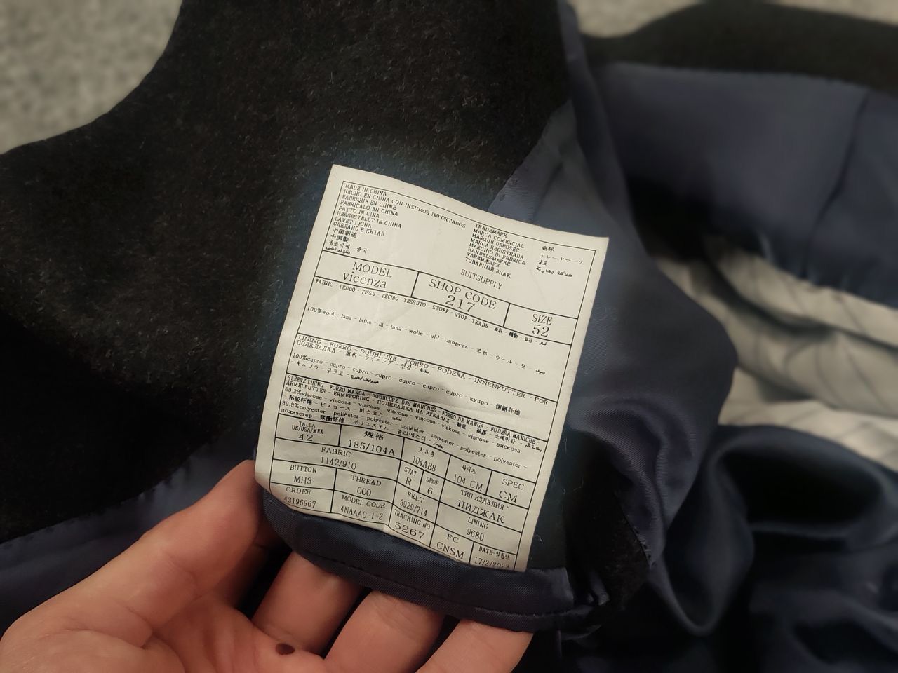 Suitsupply Suitsupply Vicenza overcoat Wool Buttons and belt Mid Jacket Size US L / EU 52-54 / 3 - 18 Thumbnail