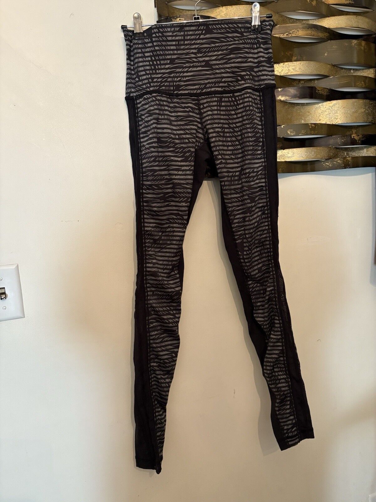 Lululemon Lululemon Full Length Mesh Leggings Size 8 Size 30" / US 8 / IT 44 - 1 Thumbnail
