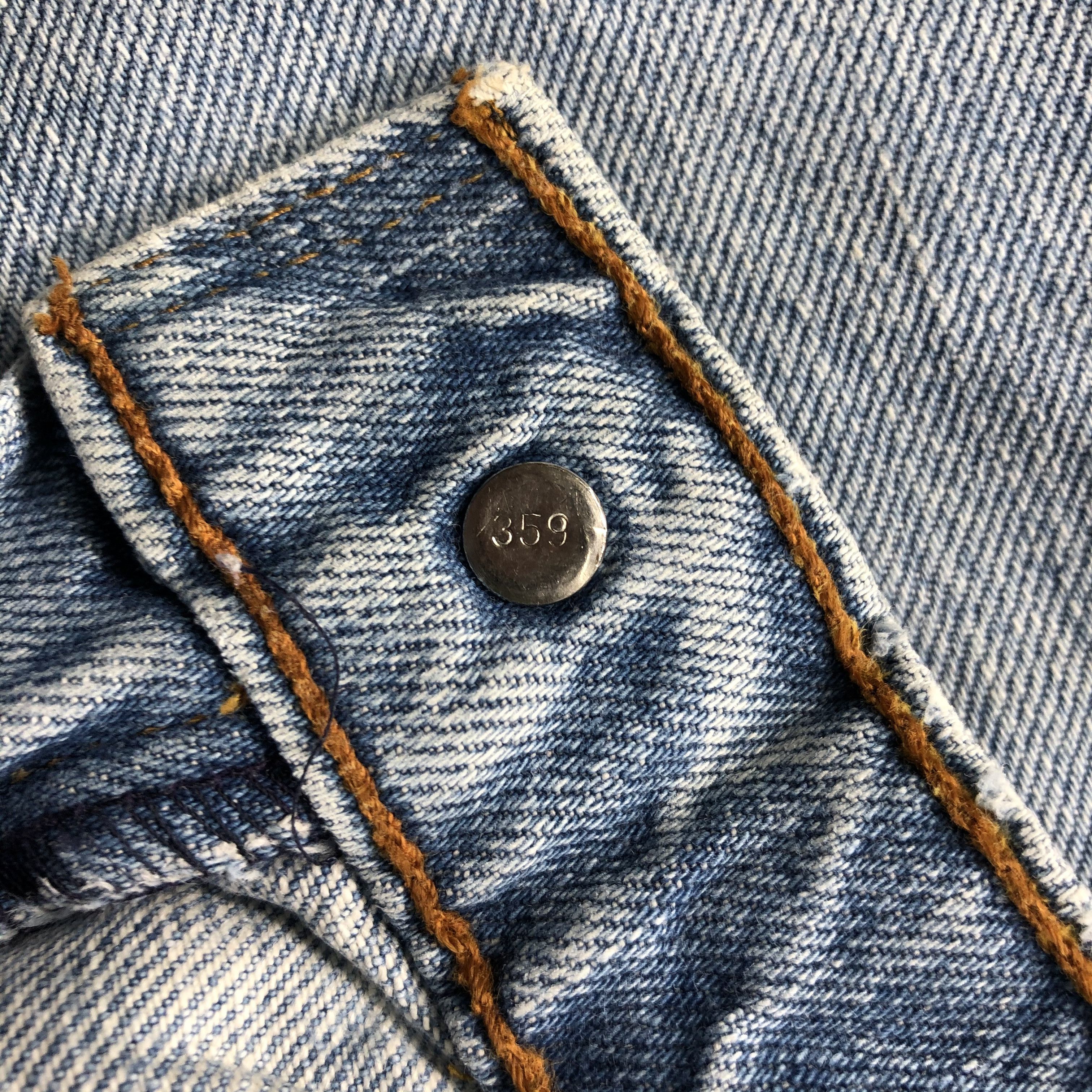 Levi's Vintage 90s Light Wash Levis Jeans-J1915 Size US 32 / EU 48 - 9 Thumbnail