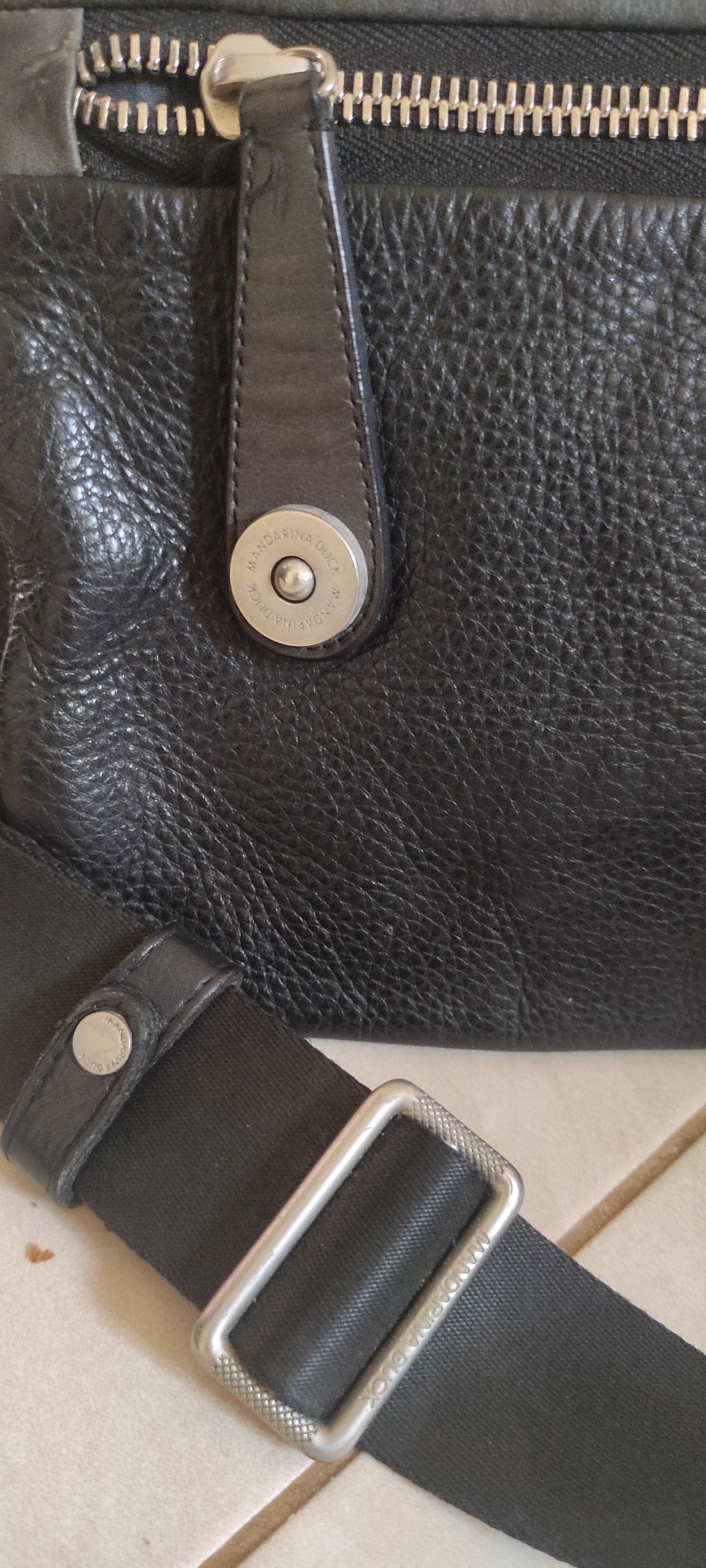 Leather × Mandarina Duck Vintage Mandarina Duck Leather Crossbody Bag Silver Hardware Size ONE SIZE - 15 Thumbnail