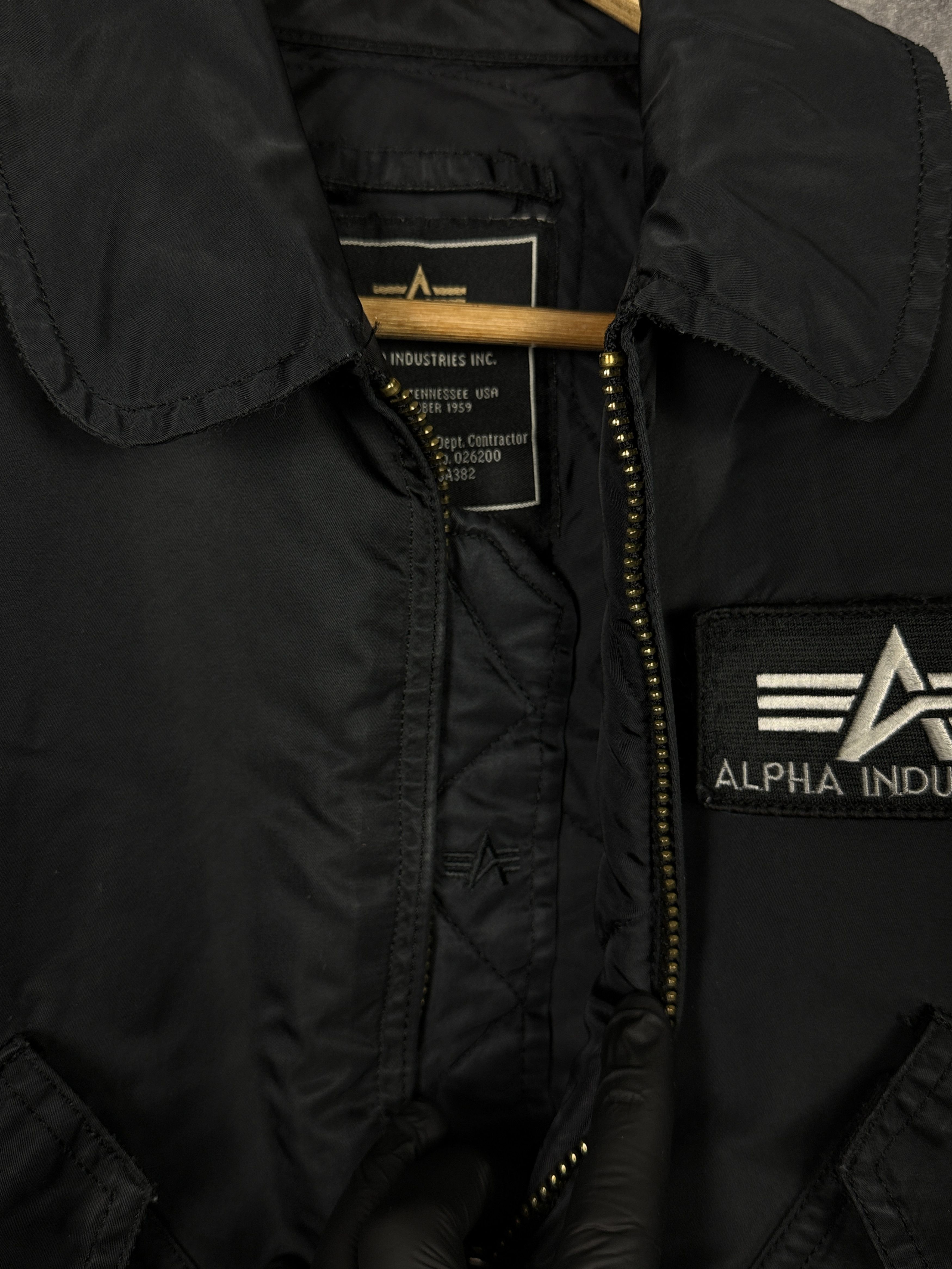 Alpha Industries Alpha Industries black bomber jacket zip-up insulated Size US M / EU 48-50 / 2 - 5 Thumbnail