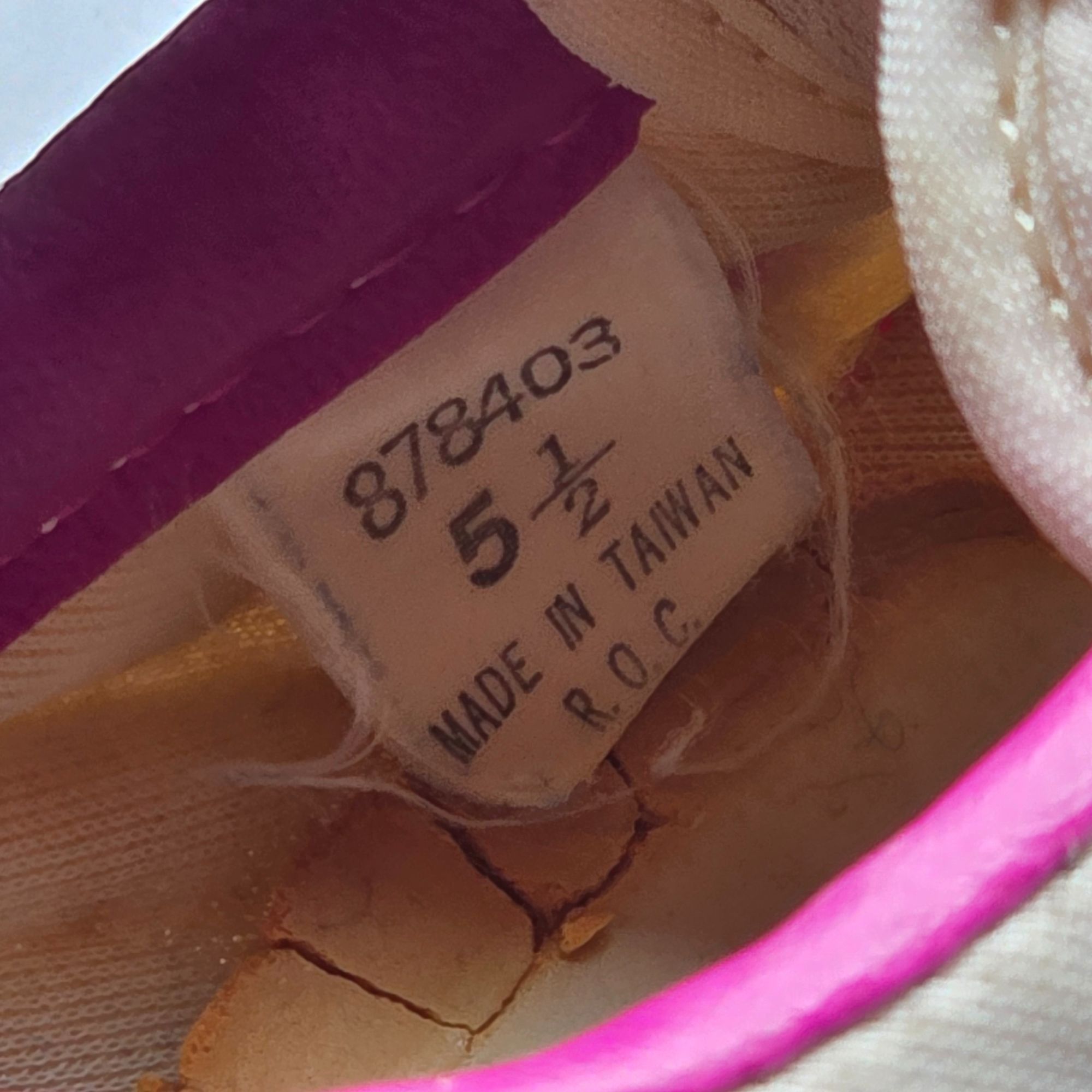 Converse Vintage 80's Converse Womens Size 5.5 Beige Pink Sneaker Sho Size US 5.5 / IT 35.5 - 9 Thumbnail