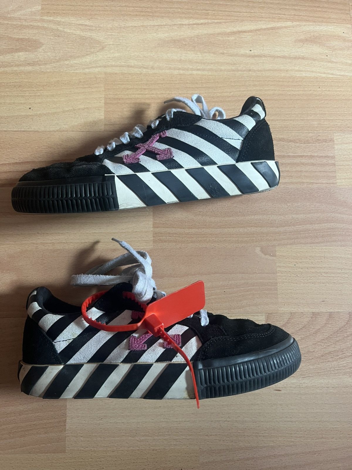 Off-White × Virgil Abloh OFF-WHITE vulc low black pink Size US 6 / IT 36 - 1 Thumbnail