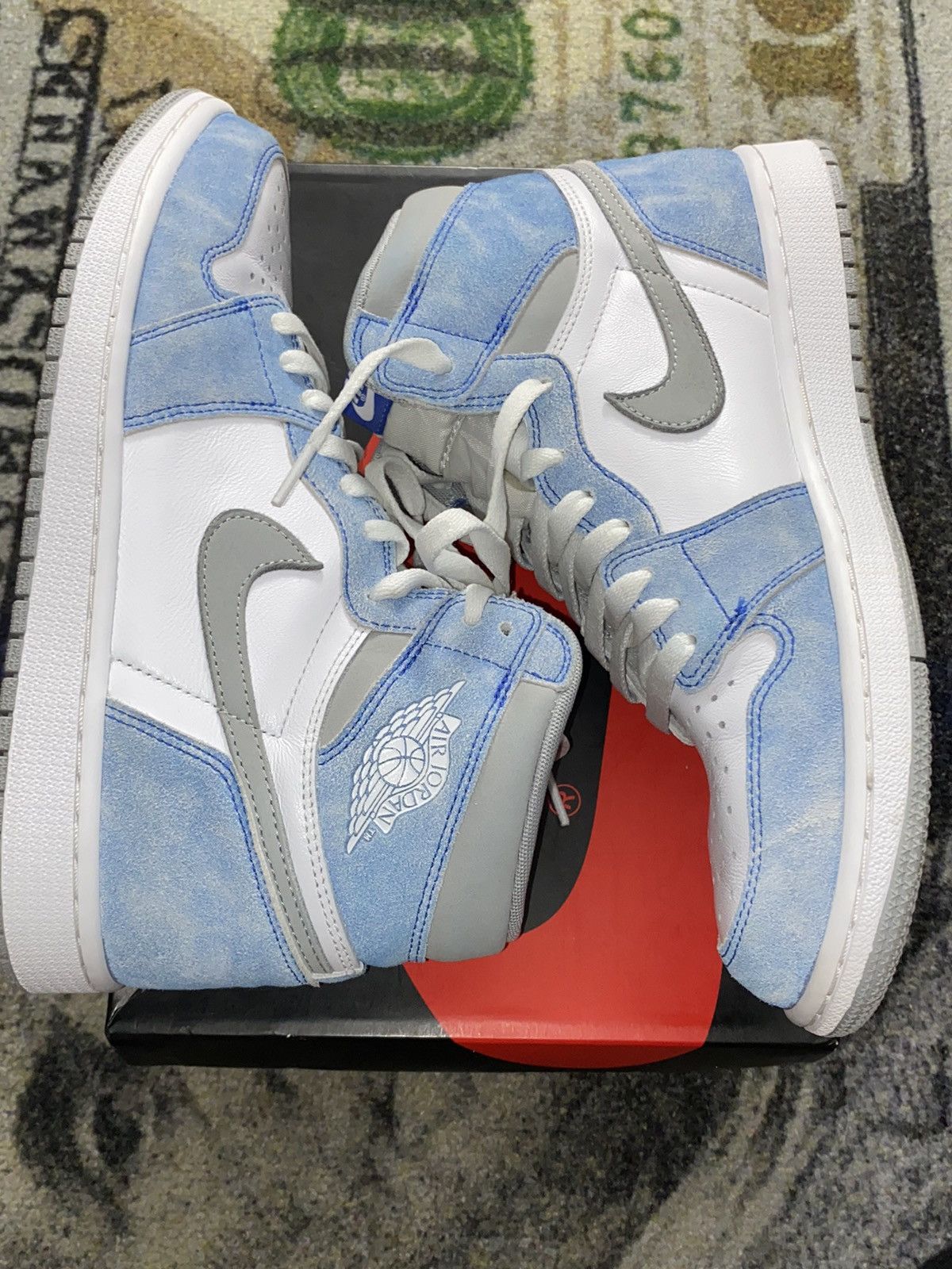 Jordan Brand × Nike Jordan 1 Retro High Hyper Royal Smoke Grey Size US 9.5 / EU 42-43 - 1 Thumbnail