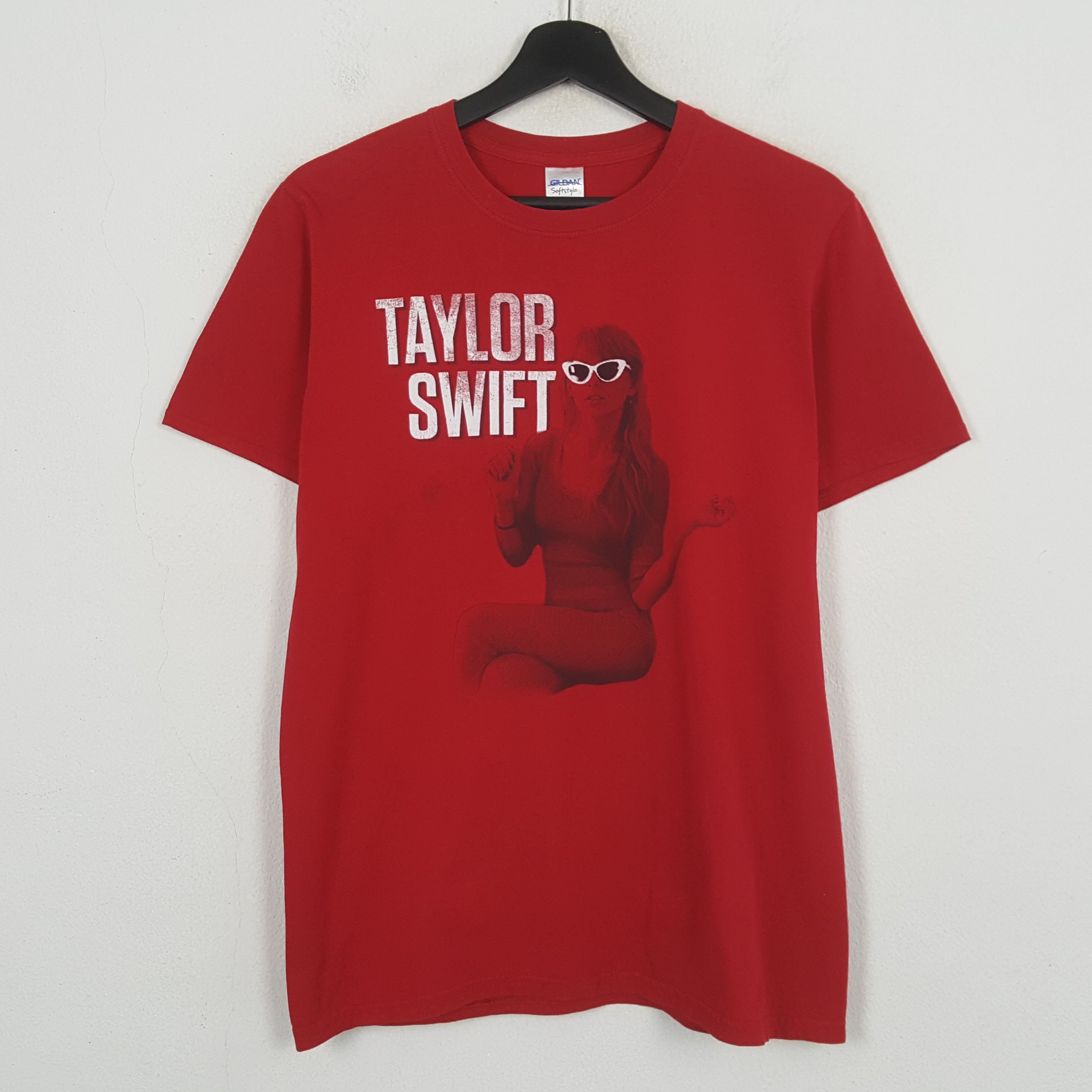 Band Tees Taylor Swift Singer Music Tshirt C299N78 Size US M / EU 48-50 / 2 - 1 Thumbnail