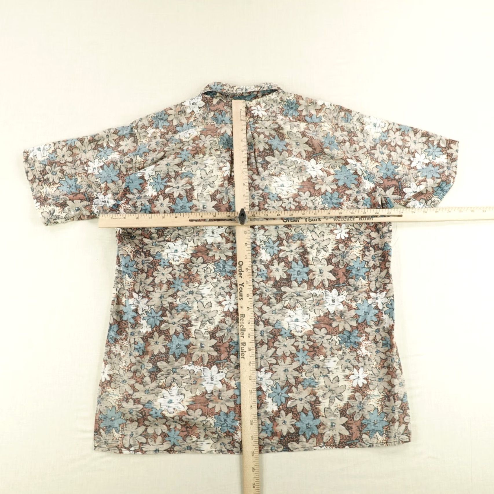 Hilo Hattie VINTAGE Hilo Hattie Shirt L Men Brown Floral Hawaiian Reverse Print Aloha Short Sleeve Button-Up Collared Pocketed L? Size US L / EU 52-54 / 3 - 6 Thumbnail