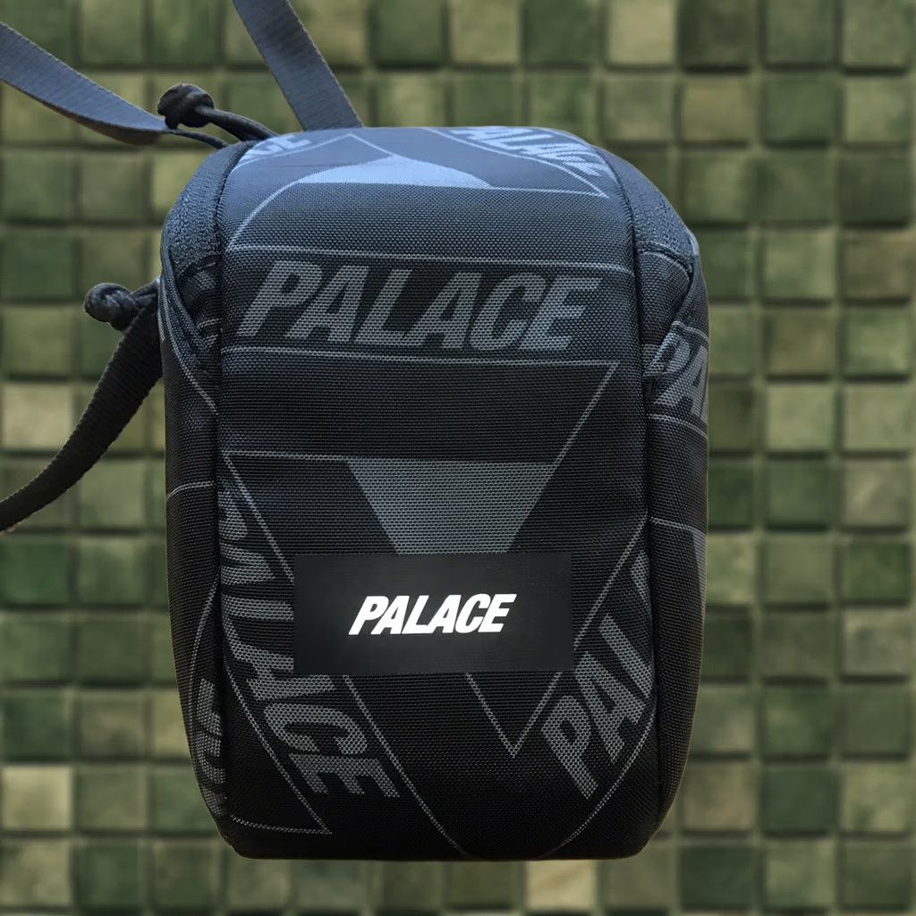 Palace Palace Skateboards Duffle Barrel Bag SS16 in Black | Grailed