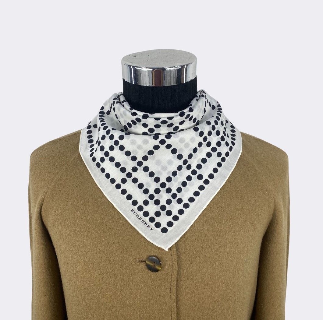 Burberry Vintage Burberry Handkerchief Neckerchief Bandana H049R Size ONE SIZE - 1 Thumbnail