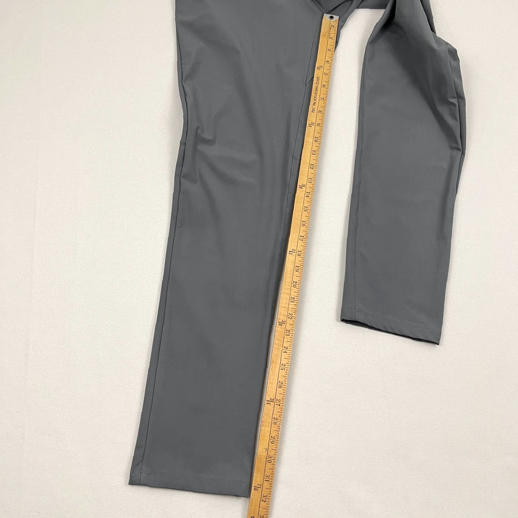 Lululemon Lululemon Commission Pants Men 31 x 32 Gray Travel Performance Golf M5AEYS Size US 31 - 5 Thumbnail
