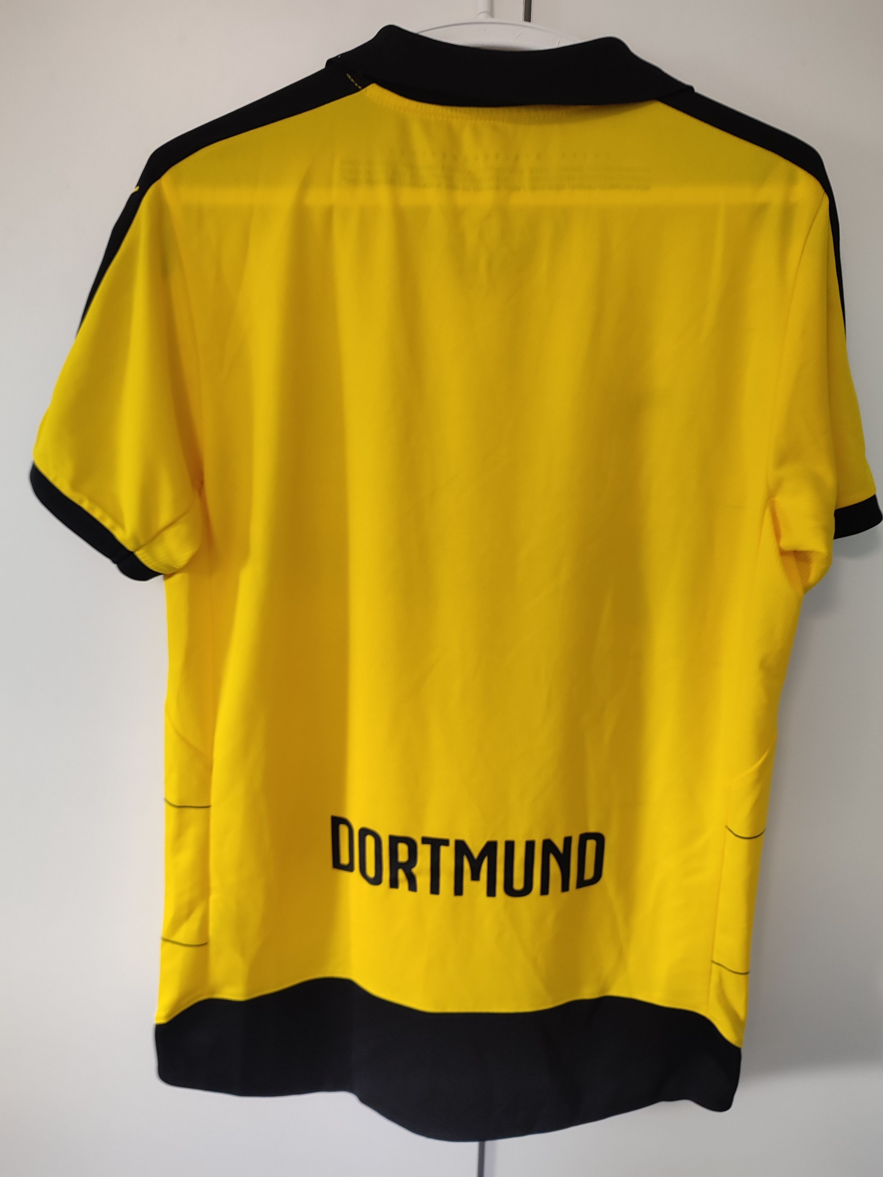 Puma BORUSSIA DORTMUND 2015-16 HOME FOOTBALL Kit SHIRT Size US M / EU 48-50 / 2 - 14 Thumbnail
