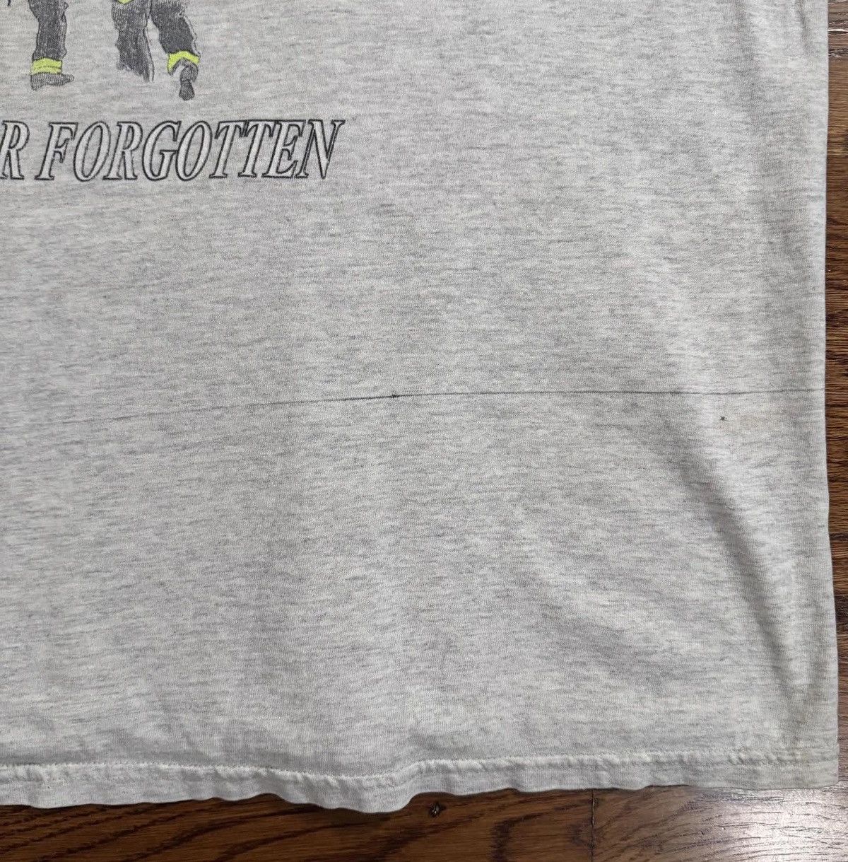 Gildan Vintage FDNY 9-11 Tribute T Shirt (Size L) Size US L / EU 52-54 / 3 - 2 Thumbnail