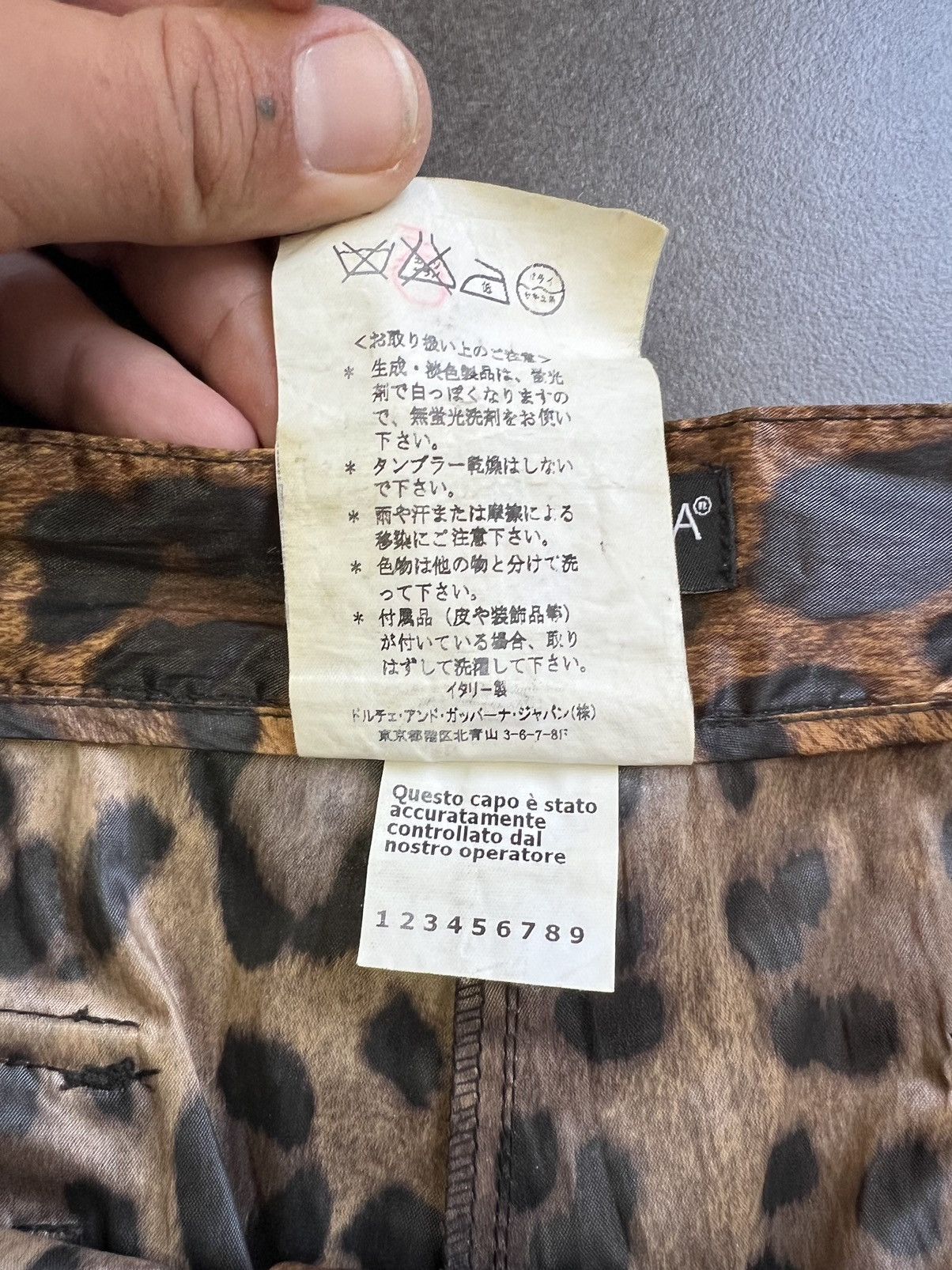 Dolce & Gabbana Rare Dolce Gabbana leopard animalistic print shorts Size 28" / US 6 / IT 42 - 9 Thumbnail