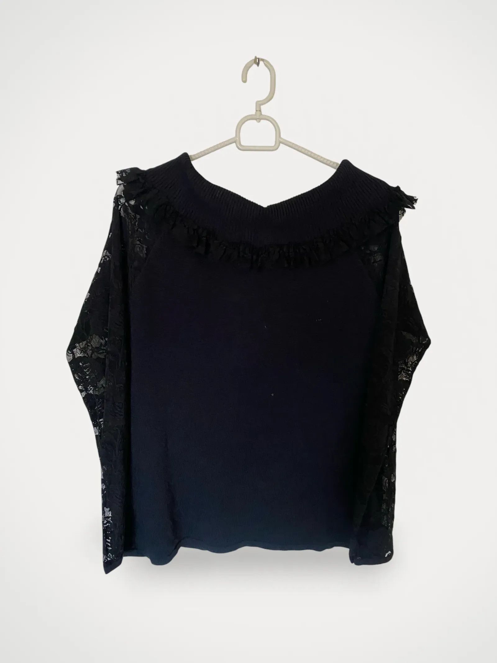 8 by YOOX Signature Off-shoulder spetsblus med volangdetalj Blouse Size M / US 6-8 / IT 42-44 - 1 Thumbnail