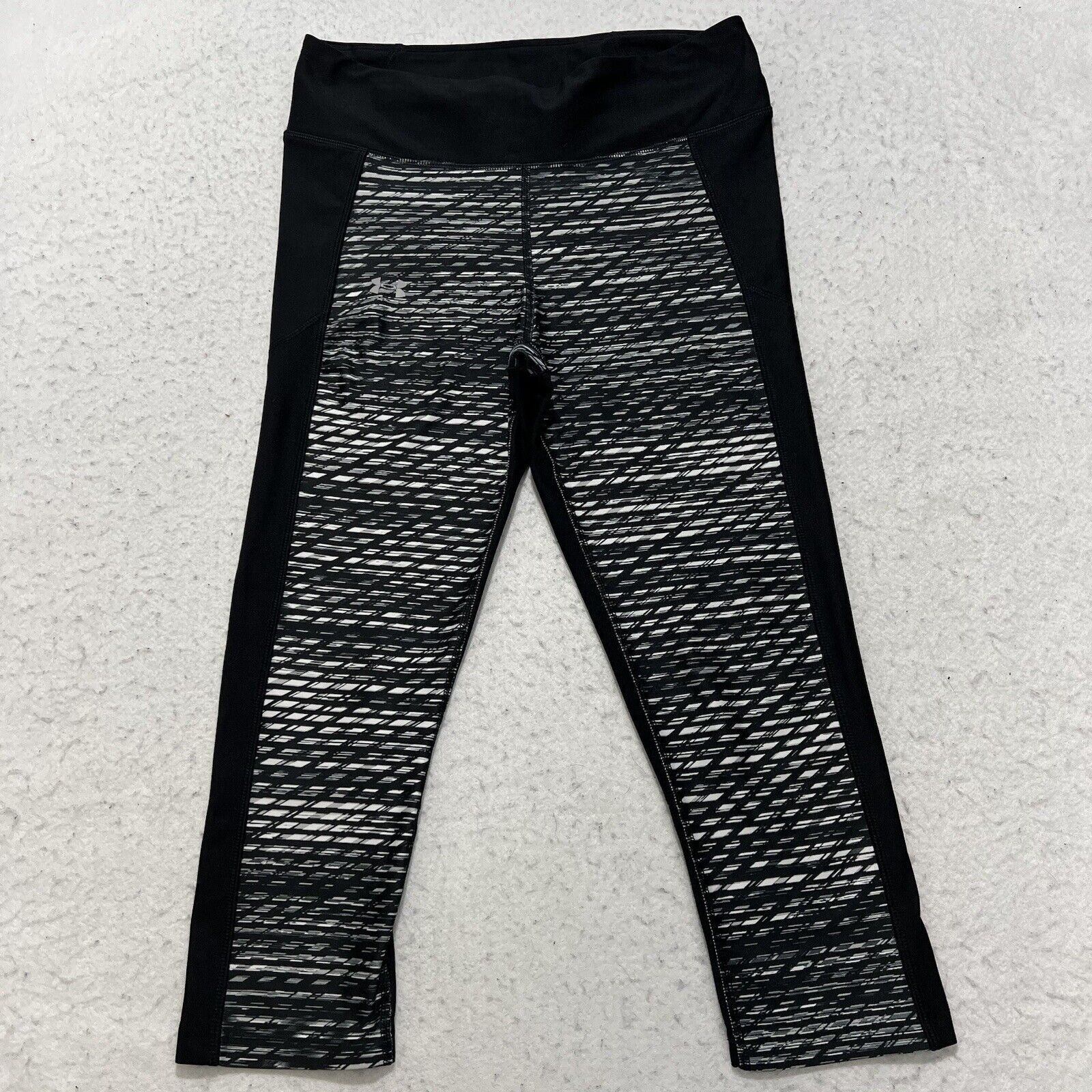 Under Armour Under Armour Capri Athletic Leggings Black + Gray Yoga Pants Size 30" / US 8 / IT 44 - 1 Thumbnail