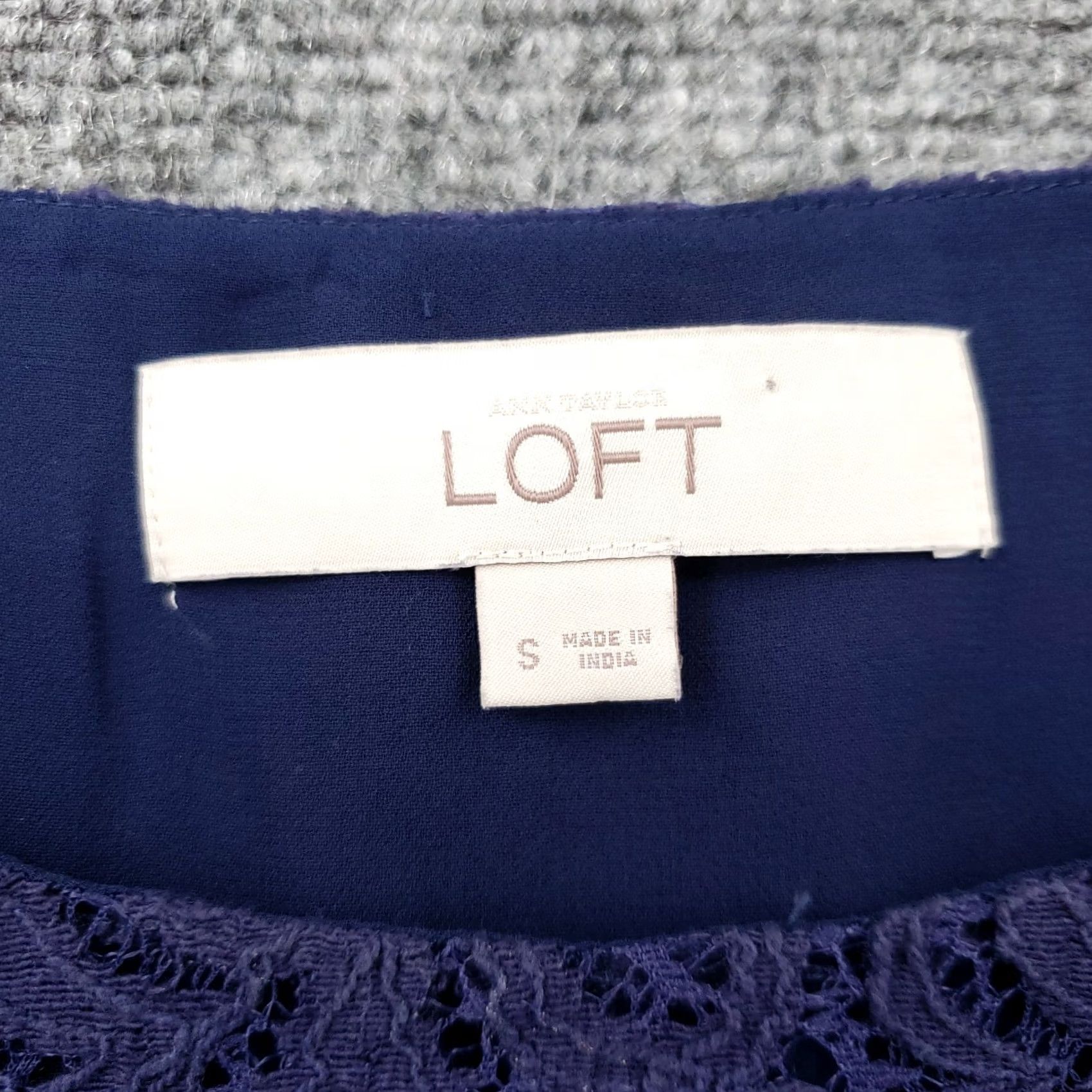 Ann Taylor Ann Taylor Loft Blouse Womens S Small Blue Lace Sequins Short Sleeves Polyester Size S / US 4 / IT 40 - 3 Thumbnail