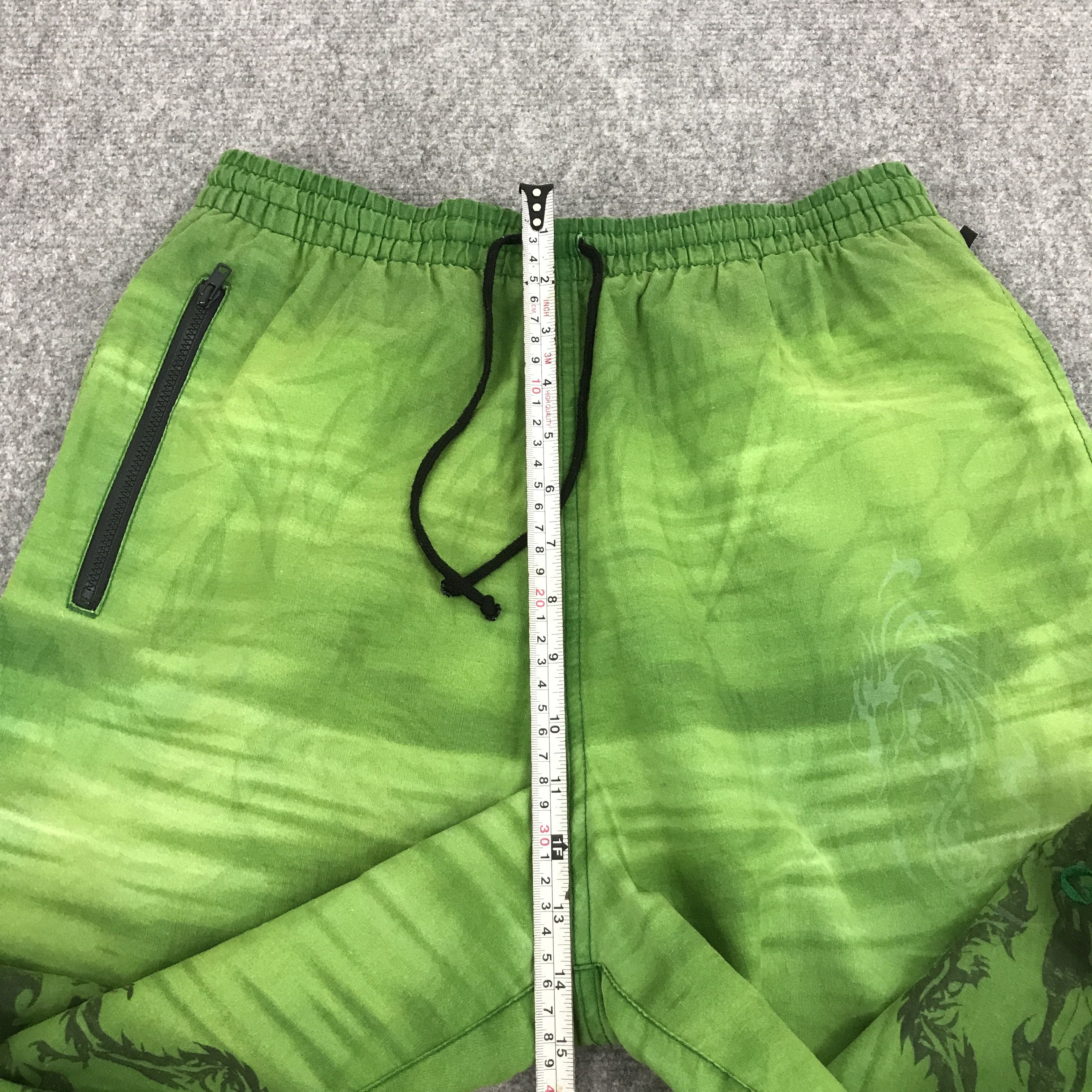 Airwalk AIRWALK GREEN DESIGN DRAGON SHORTS PANTS Size US 30 / EU 46 - 9 Thumbnail