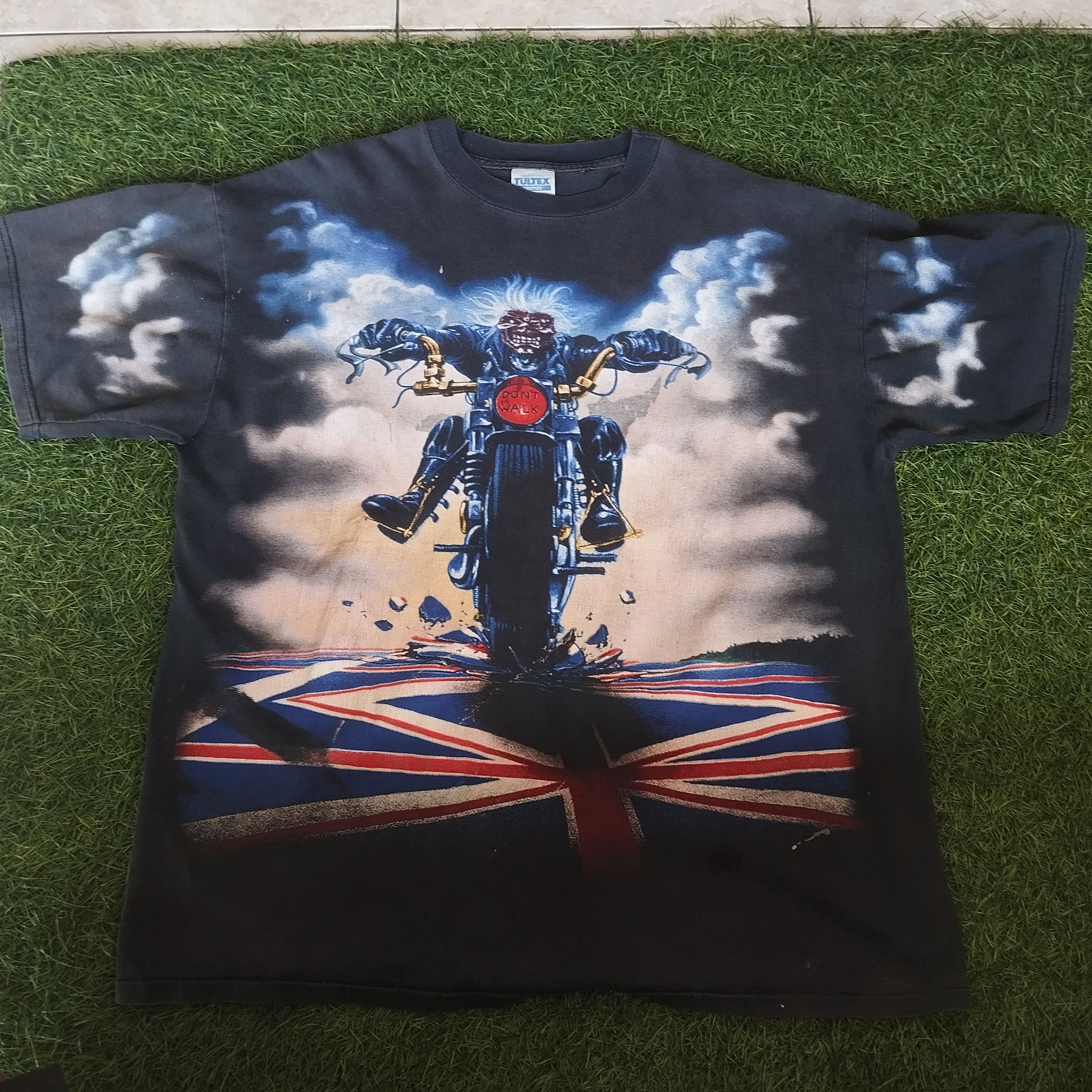 Band Tees Vintage Iron Maiden Eddie on Motorcycle Size US XL / EU 56 / 4 - 1 Thumbnail