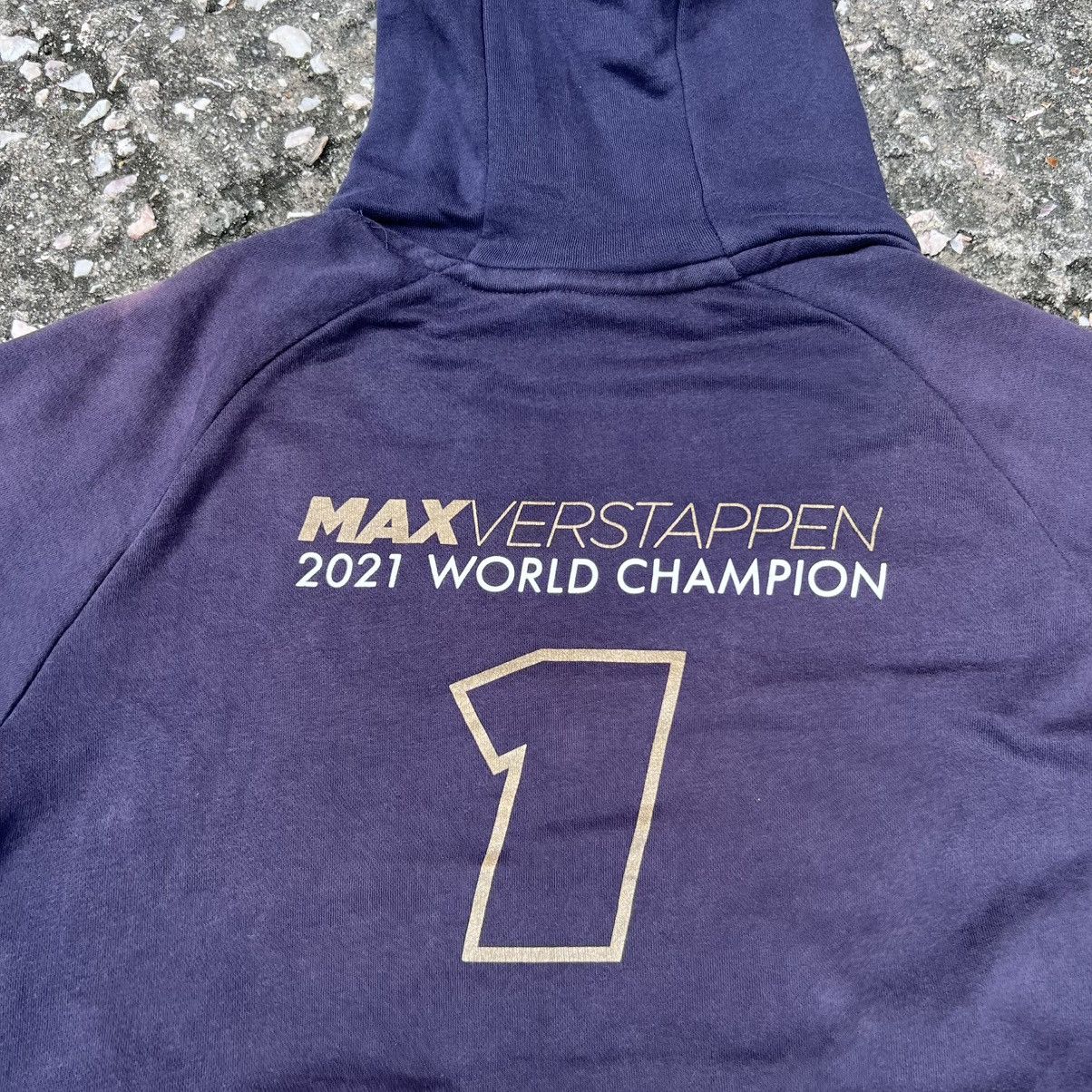 Red Bull “RED BULL” SUN FADED MAXVERSTAPPEN 2021 WORLD CHAMPION Size US L / EU 52-54 / 3 - 13 Thumbnail