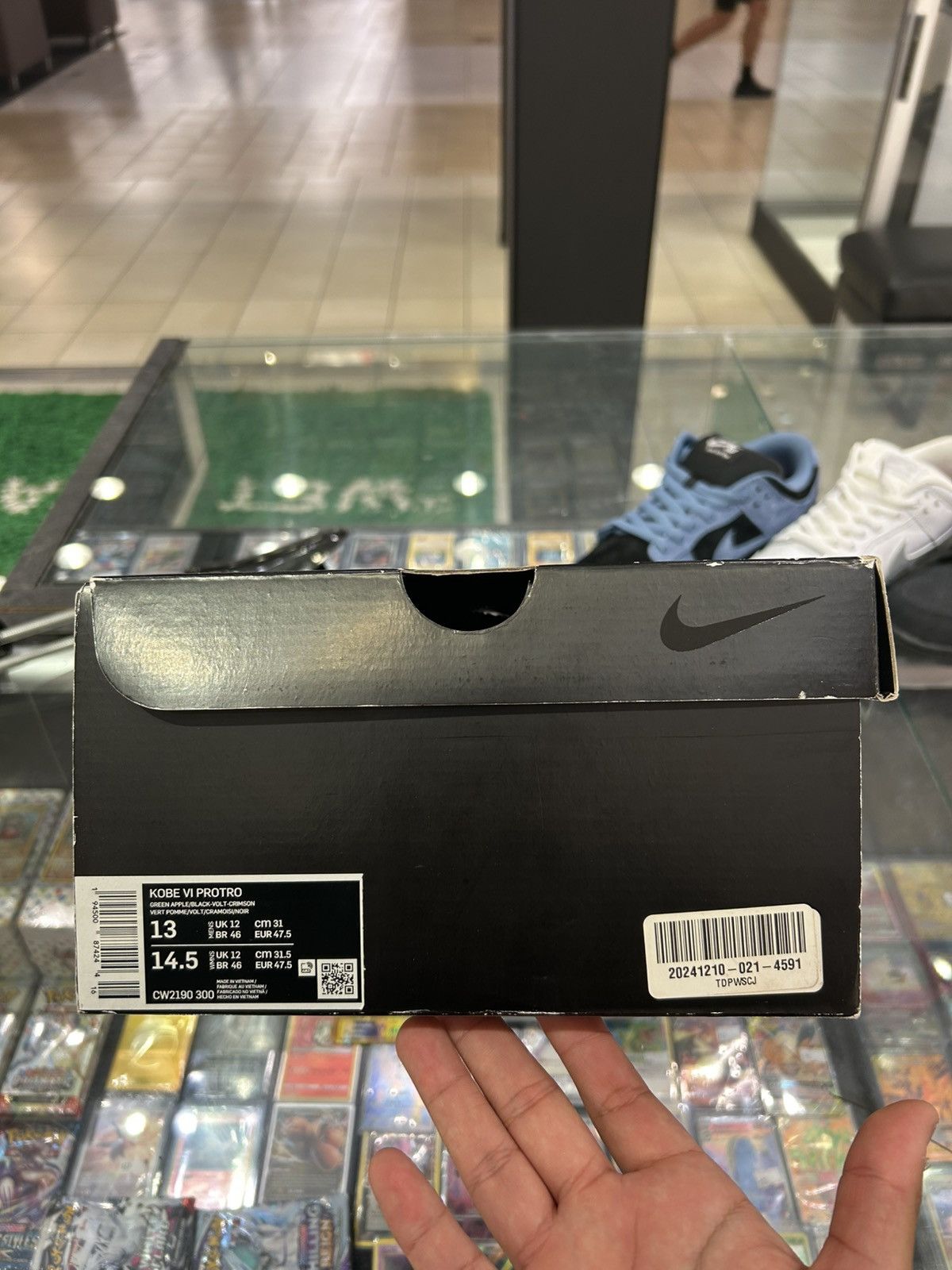 Nike Nike kobe grinch 2020 Size US 13 / EU 46 - 10 Thumbnail