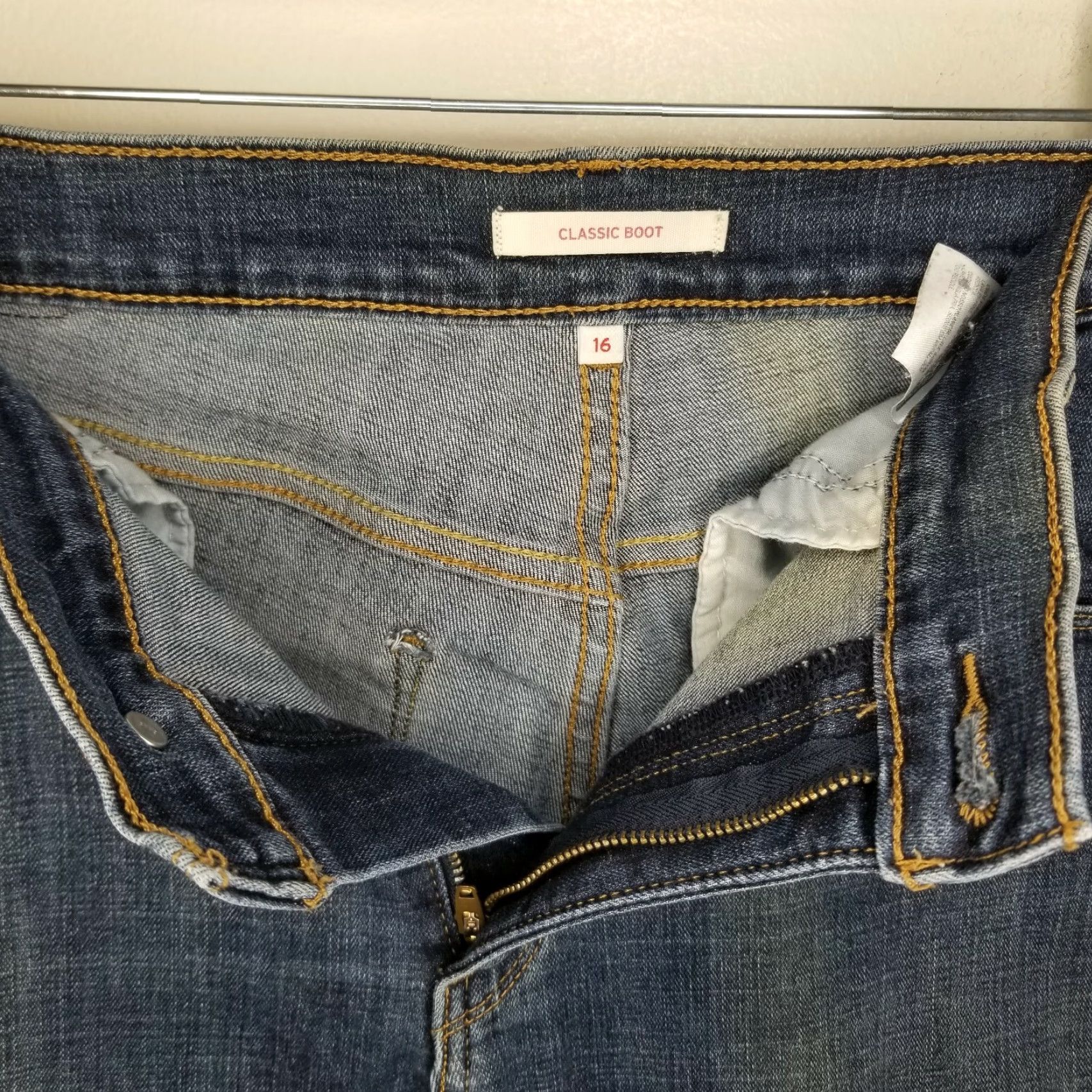 Levi's Levi's Jeans Bootcut Women Size 16 Regular 31" Inseam Blue Size 38" / US 16 / IT 52 - 3 Thumbnail