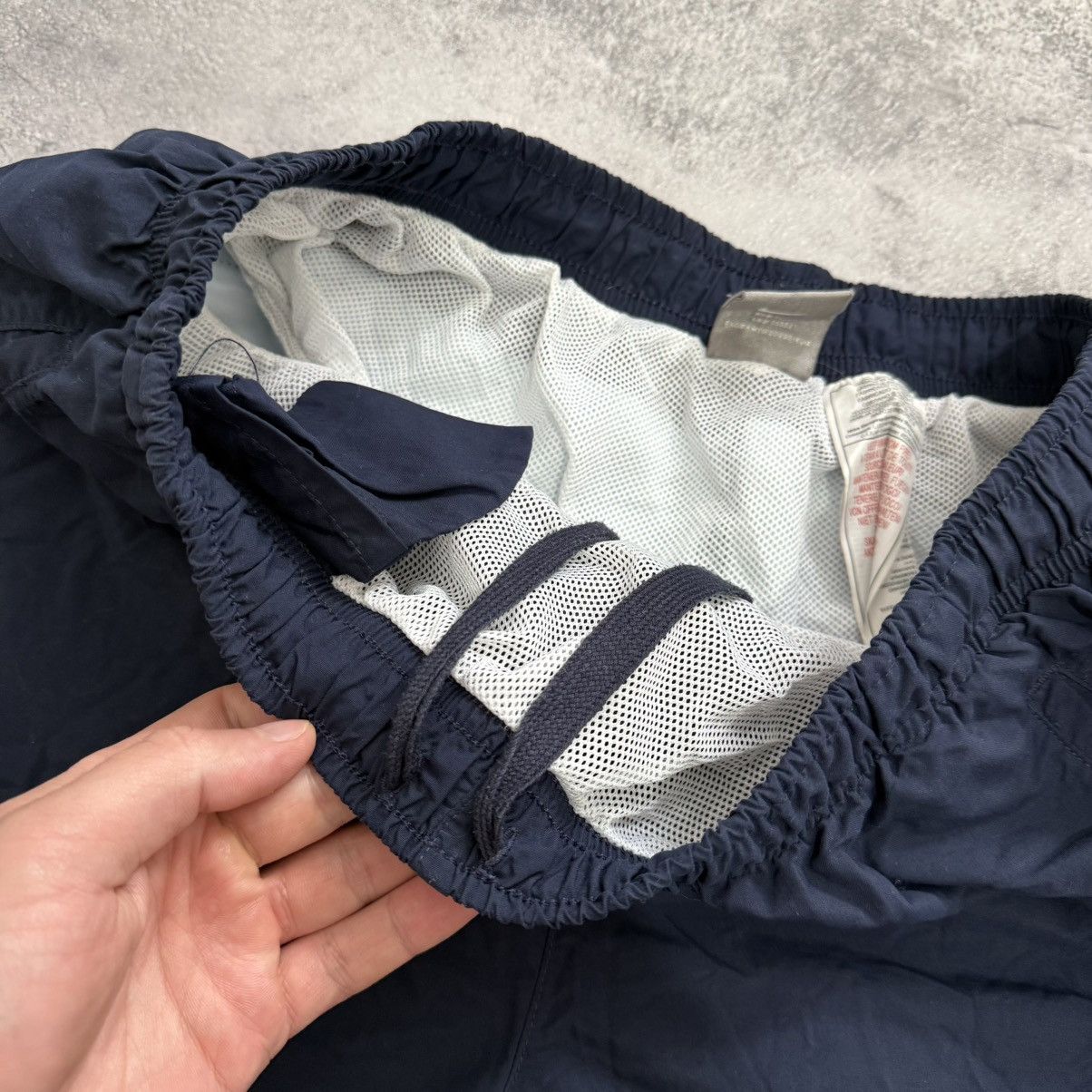 Vintage Vintage Nike Nylon Shorts Y2K Size US 34 / EU 50 - 3 Thumbnail