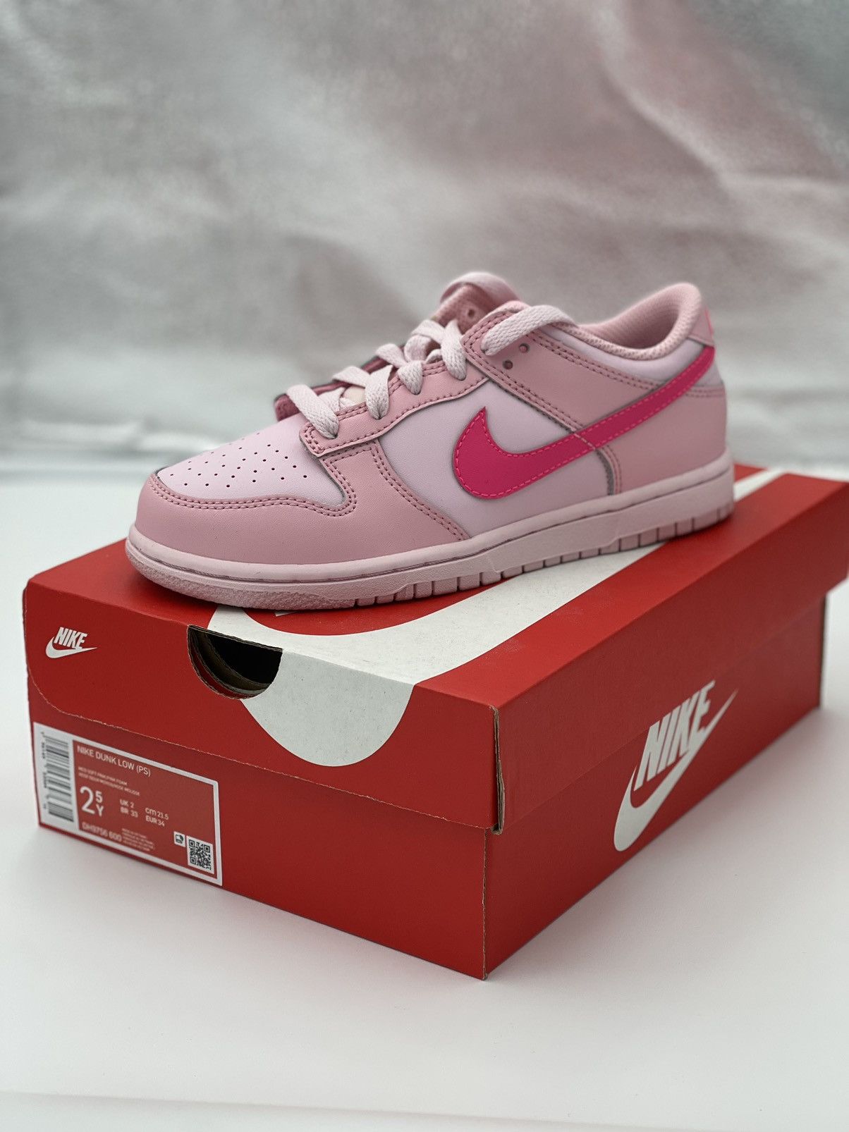 Nike Brand new never worn Nike 'triple pink' dunk lows sz4.5 wmns Size US 4.5 / IT 34.5 - 1 Thumbnail