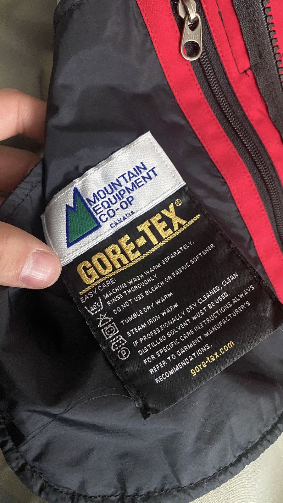 Mountain Equipment Vintage Mountain Equipment Jacket Gore-tex Full Zip Size S/M Size US M / EU 48-50 / 2 - 14 Thumbnail