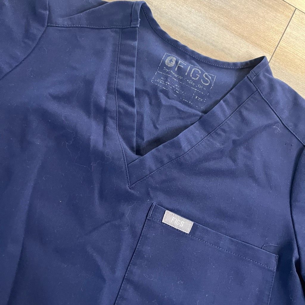 FOG Figs Navy Athletic Scrub Top Women XXS Bin I-16 Size XXS / US 00 / IT 34 - 2 Thumbnail