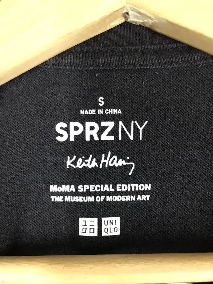 Keith Haring Uniqlo x Keith Haring x MoMA Special Edition Tshirts Size US S / EU 44-46 / 1 - 4 Thumbnail